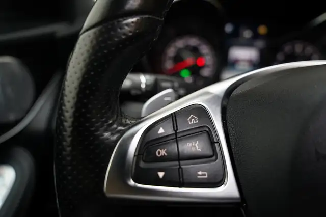 Mercedes-Benz GLC view 20