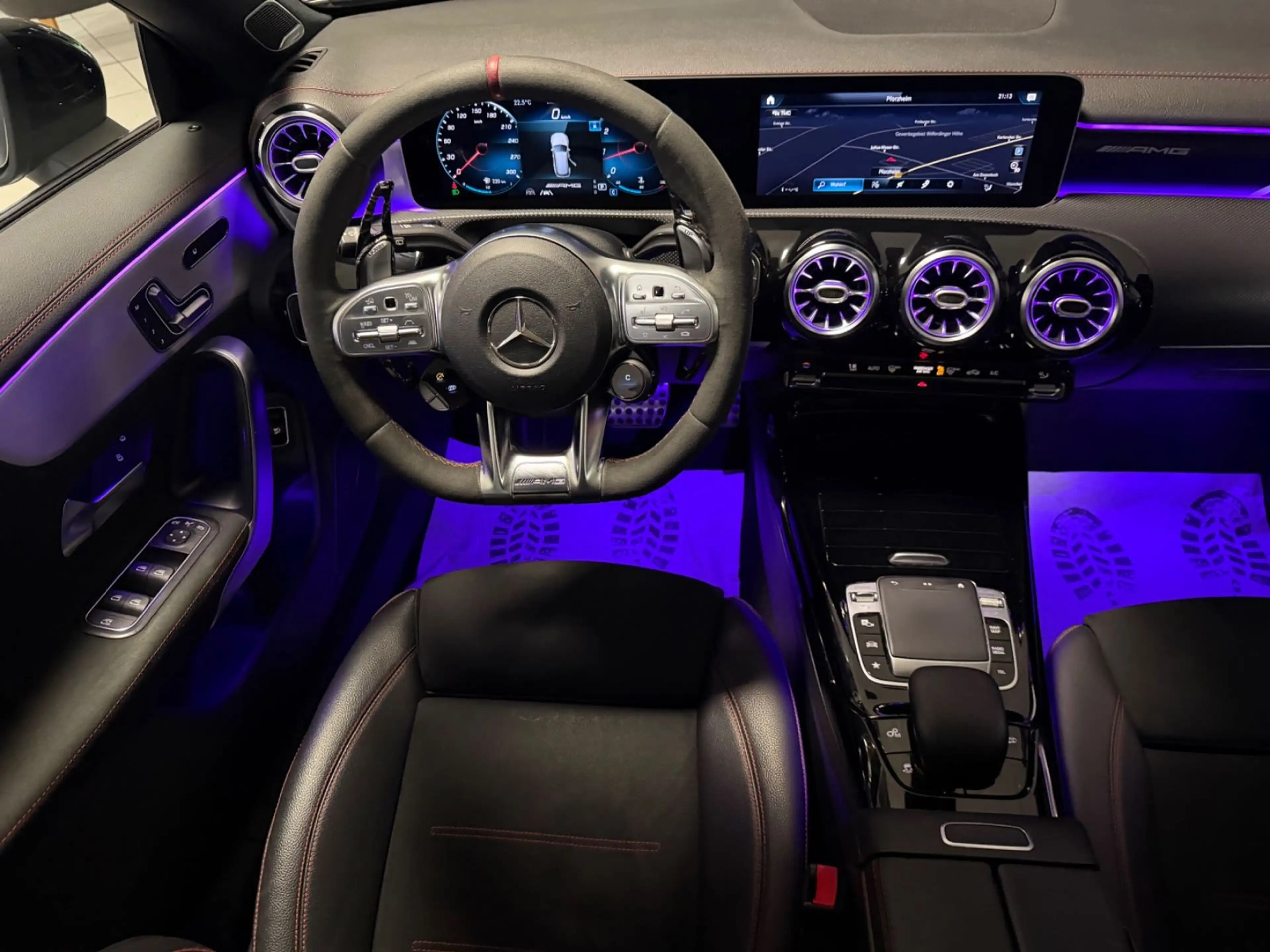 Mercedes-Benz CLA 45 AMG 4M PANO BURMESTER MATT — photo 17