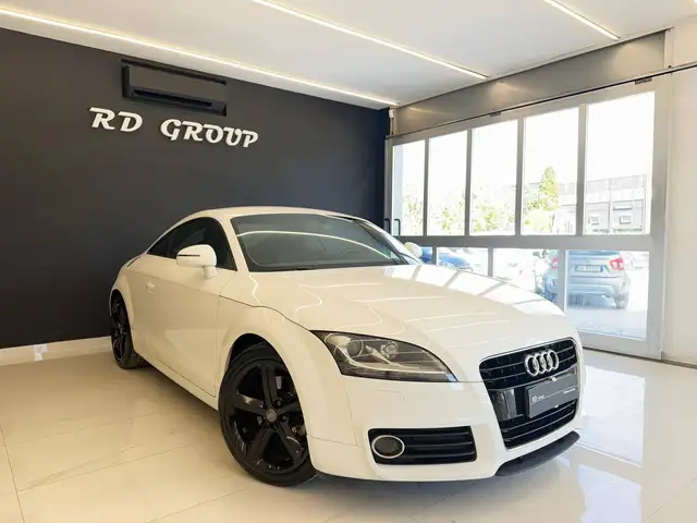 Audi TT view 3