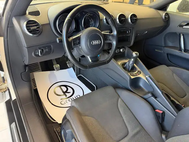 Audi TT view 7
