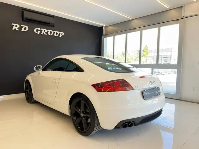 Audi TT view 4