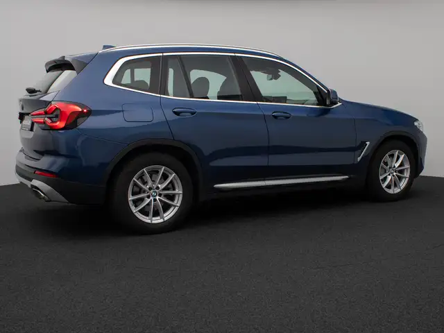 BMW X3 view 6