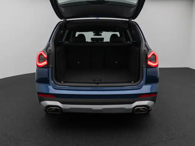 BMW X3 view 13