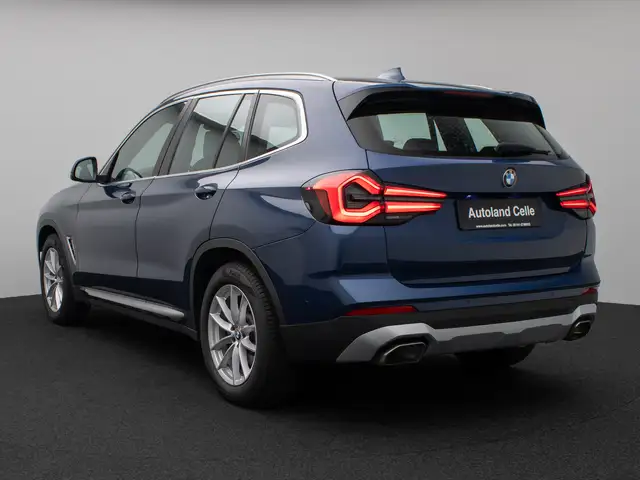 BMW X3 view 9
