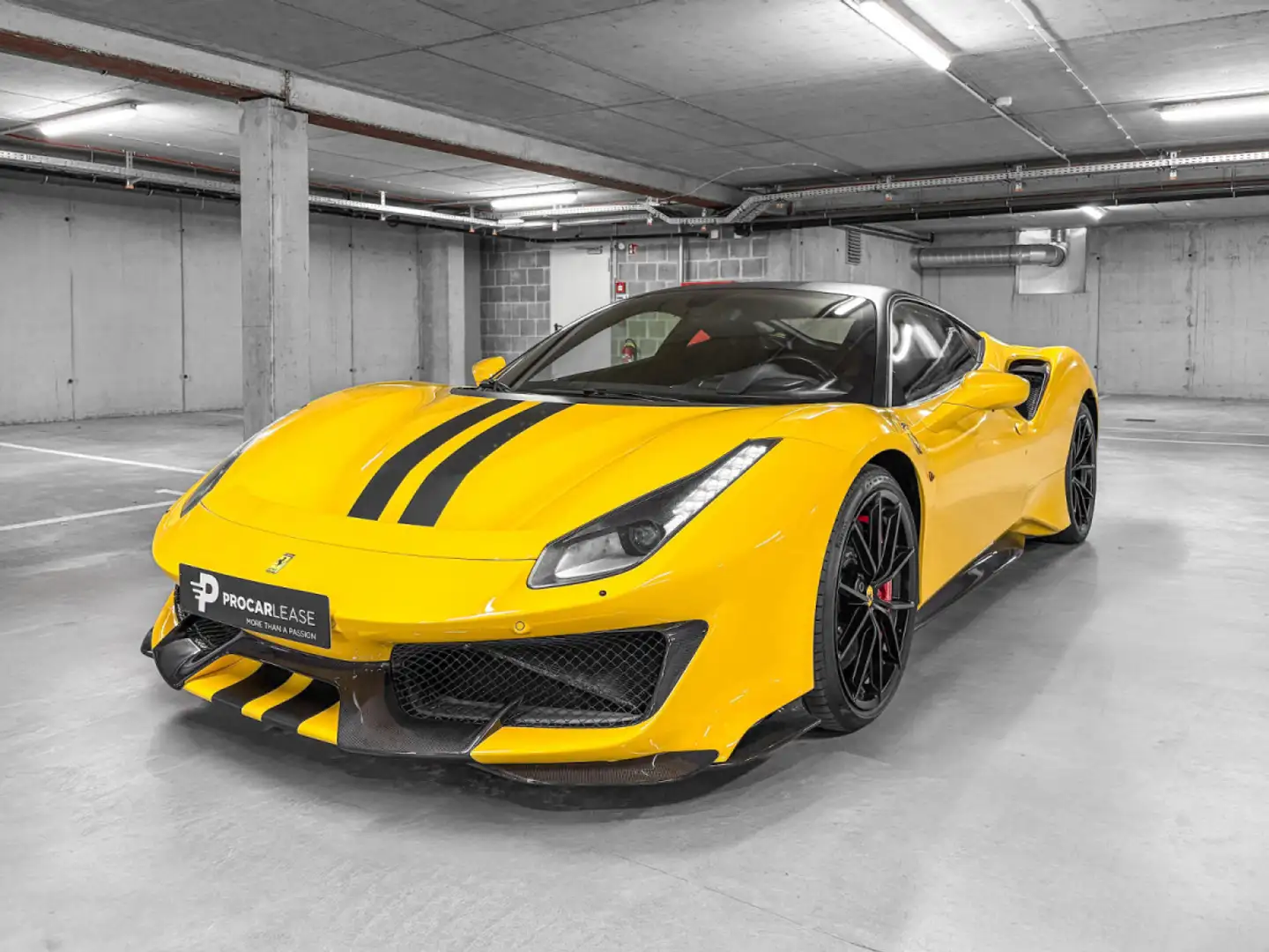 Ferrari 488 Pista FULL CARBON SPEC/ LIFT/ FULL FERRARI SERVICE Jaune - 1