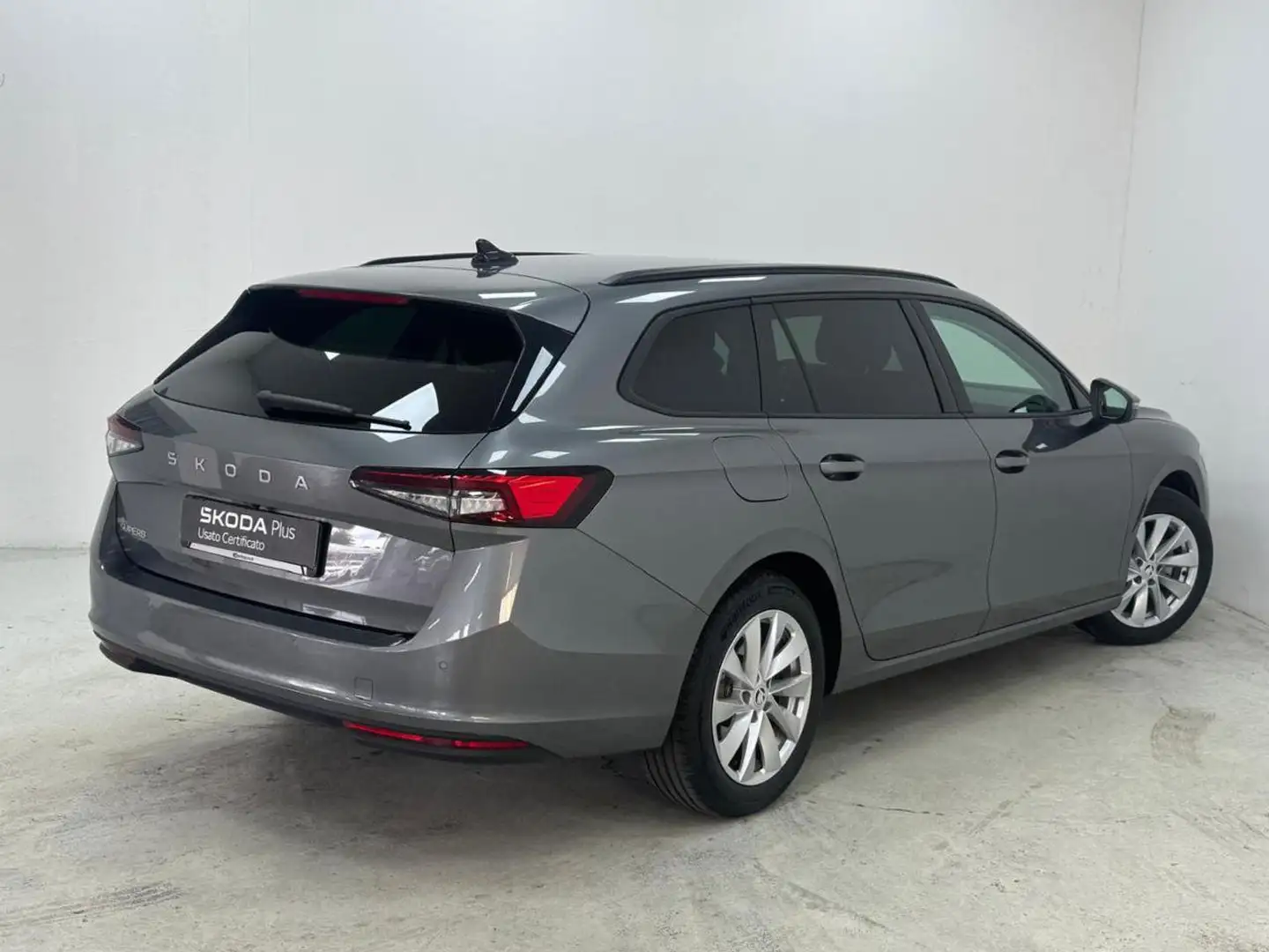 Skoda Superb 2.0 TDI DSG Wagon Selection Grigio - 2