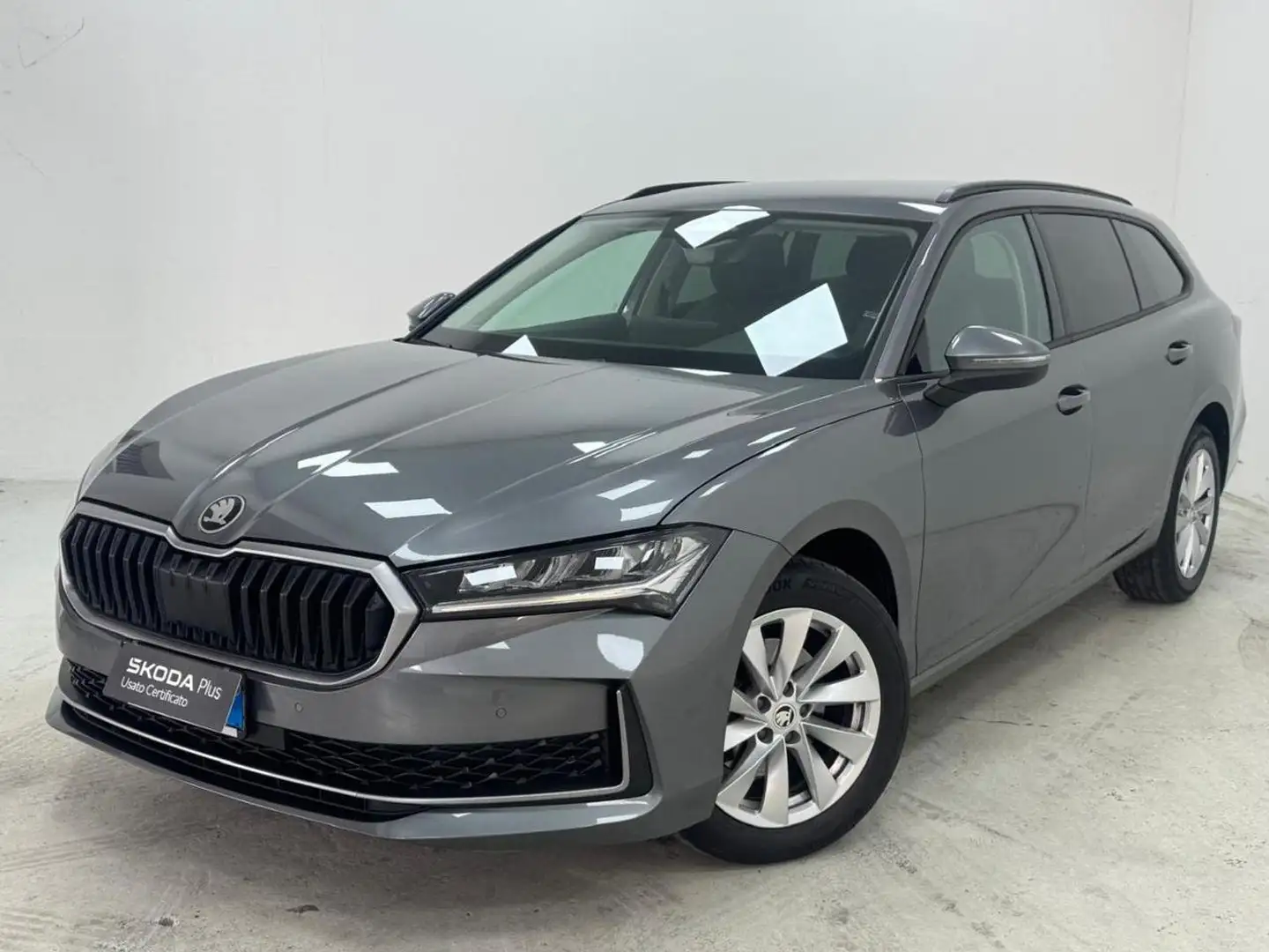 Skoda Superb 2.0 TDI DSG Wagon Selection Grigio - 1