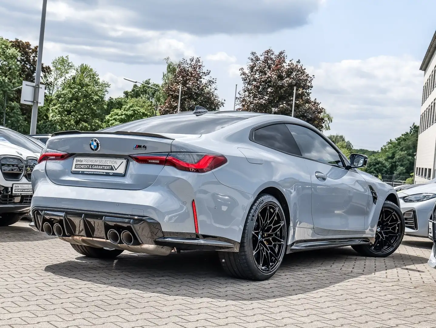BMW M4 Competition Coupé Grau - 2