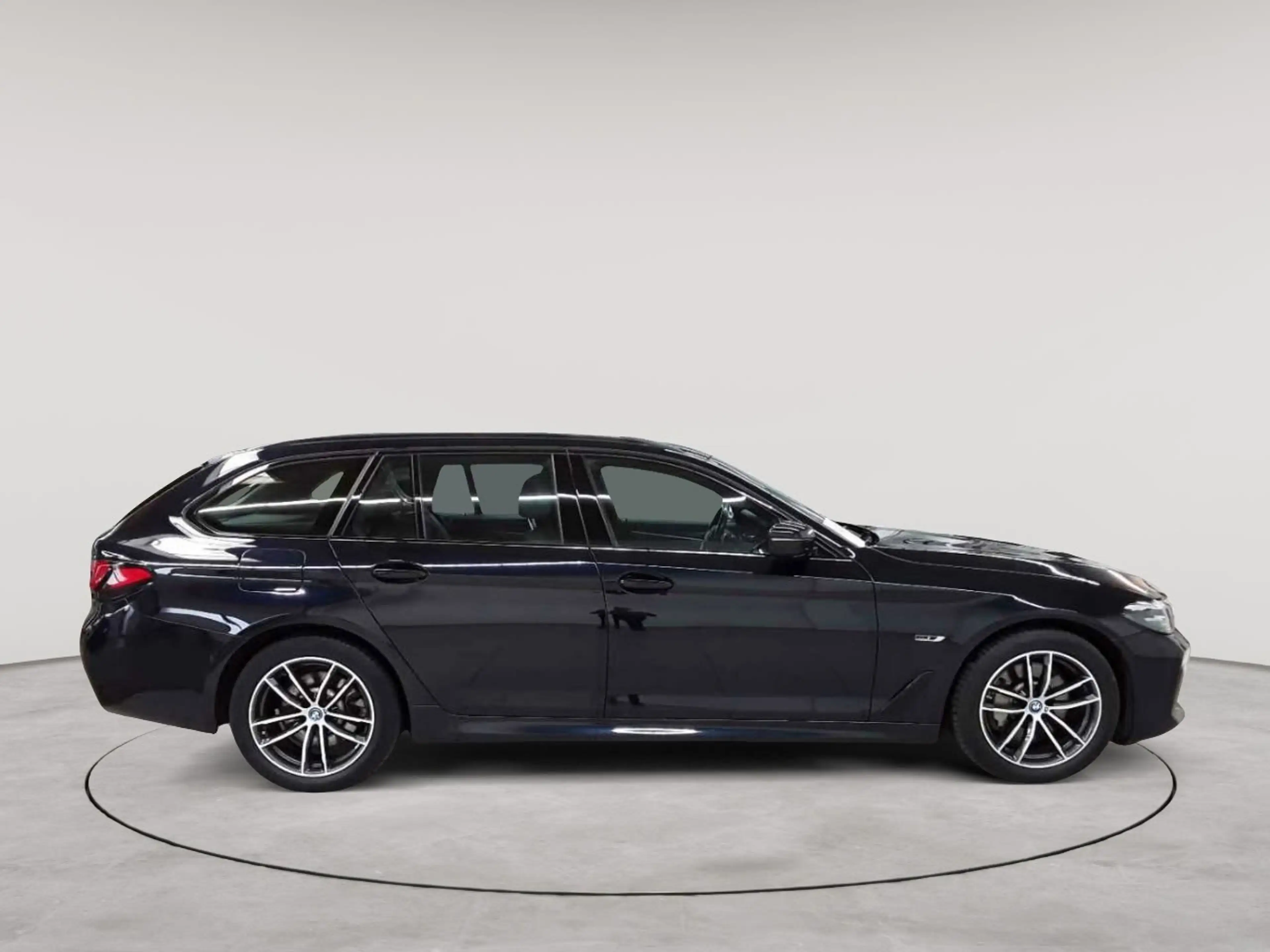 BMW 530 530e Touring Aut. M Sport Navi Leder — photo 3