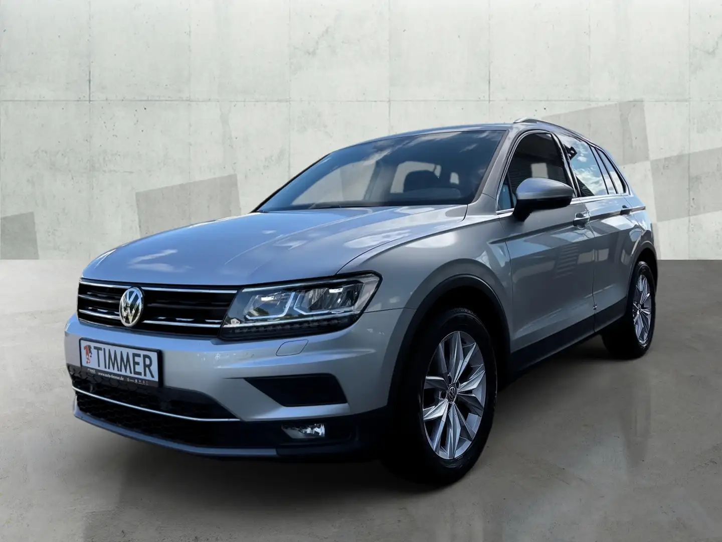 Volkswagen Tiguan 2.0 TDI DSG Highlin*NAVI*AHK*PDC*DAB*ACC*SHZ Plateado - 2