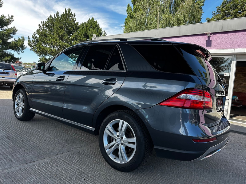 Mercedes-Benz ML 350 CDI BlueTec 4Matic "AHK"NAVI"KAMERA" — photo 12