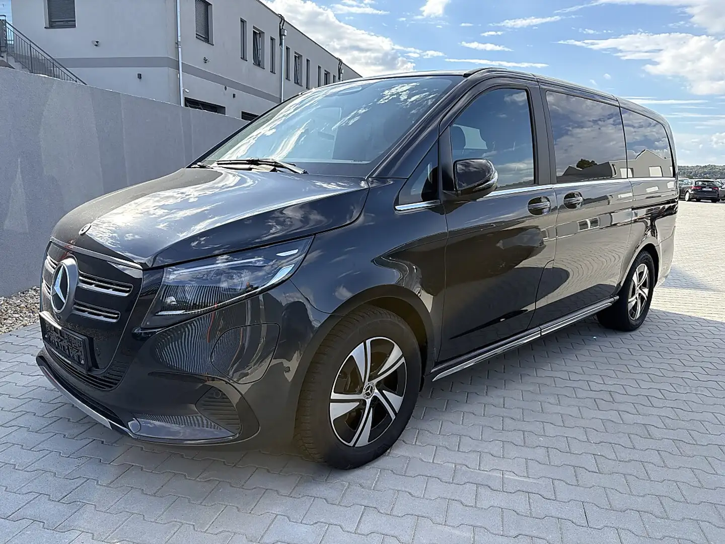 Mercedes-Benz EQV 250 Kombi lang 60kWh Grau - 1