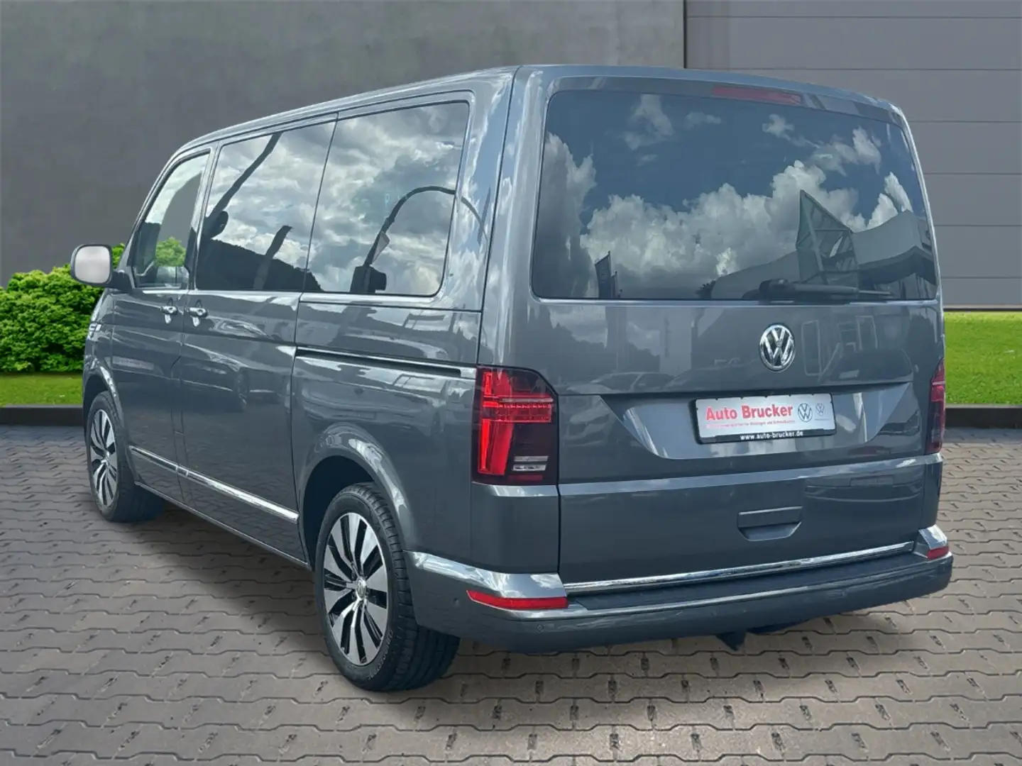 Volkswagen T6.1 Multivan Gen.Six 2.0 TDI 4M+Anhängerkupplung+Rückfahrkamera Gris - 2
