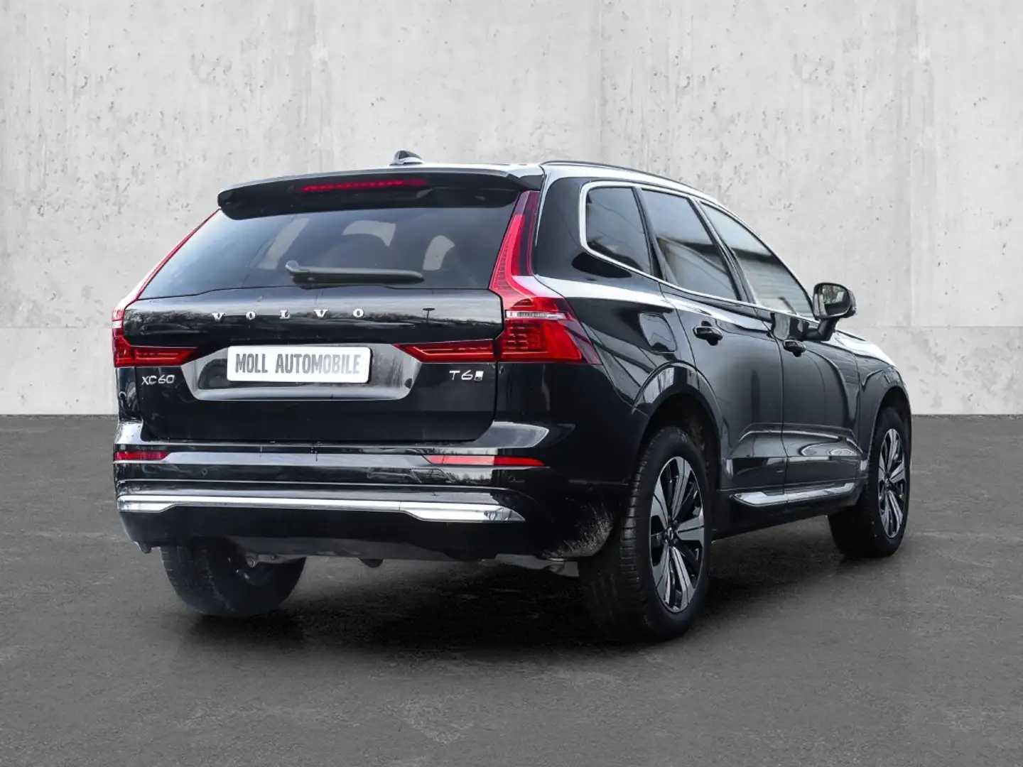 Volvo XC60 Plus Bright Recharge Plug-In Hybrid AWD StandHZG D Schwarz - 2