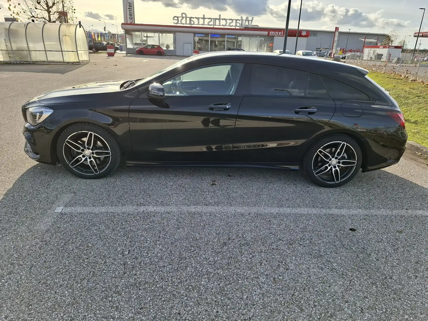Mercedes-Benz CLA 220 Shooting Brake d 7G-DCT AMG Line - 2