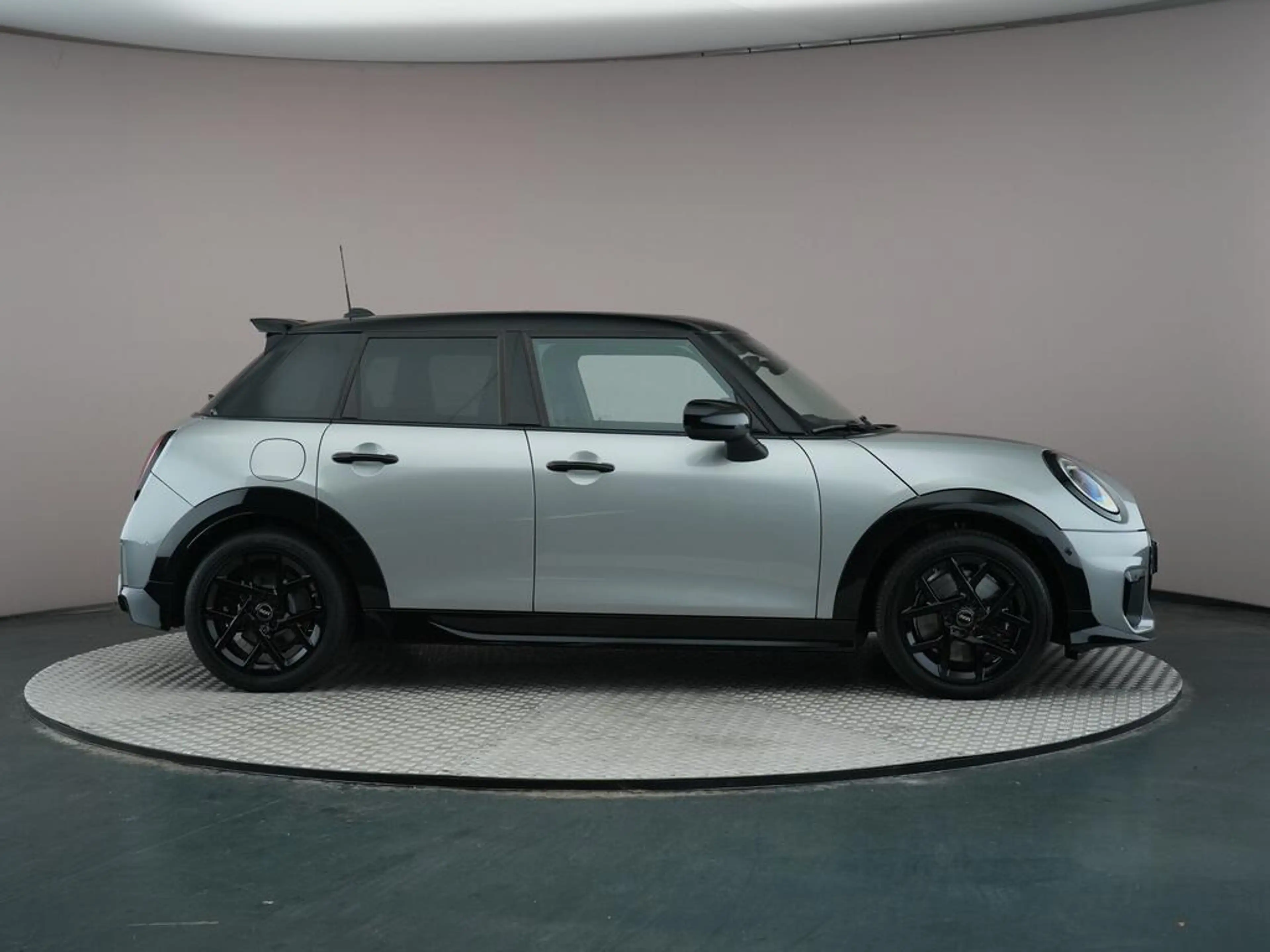 MINI Cooper C 5-Deurs | Pakket M + John Cooper Works Uitvoering — photo 3