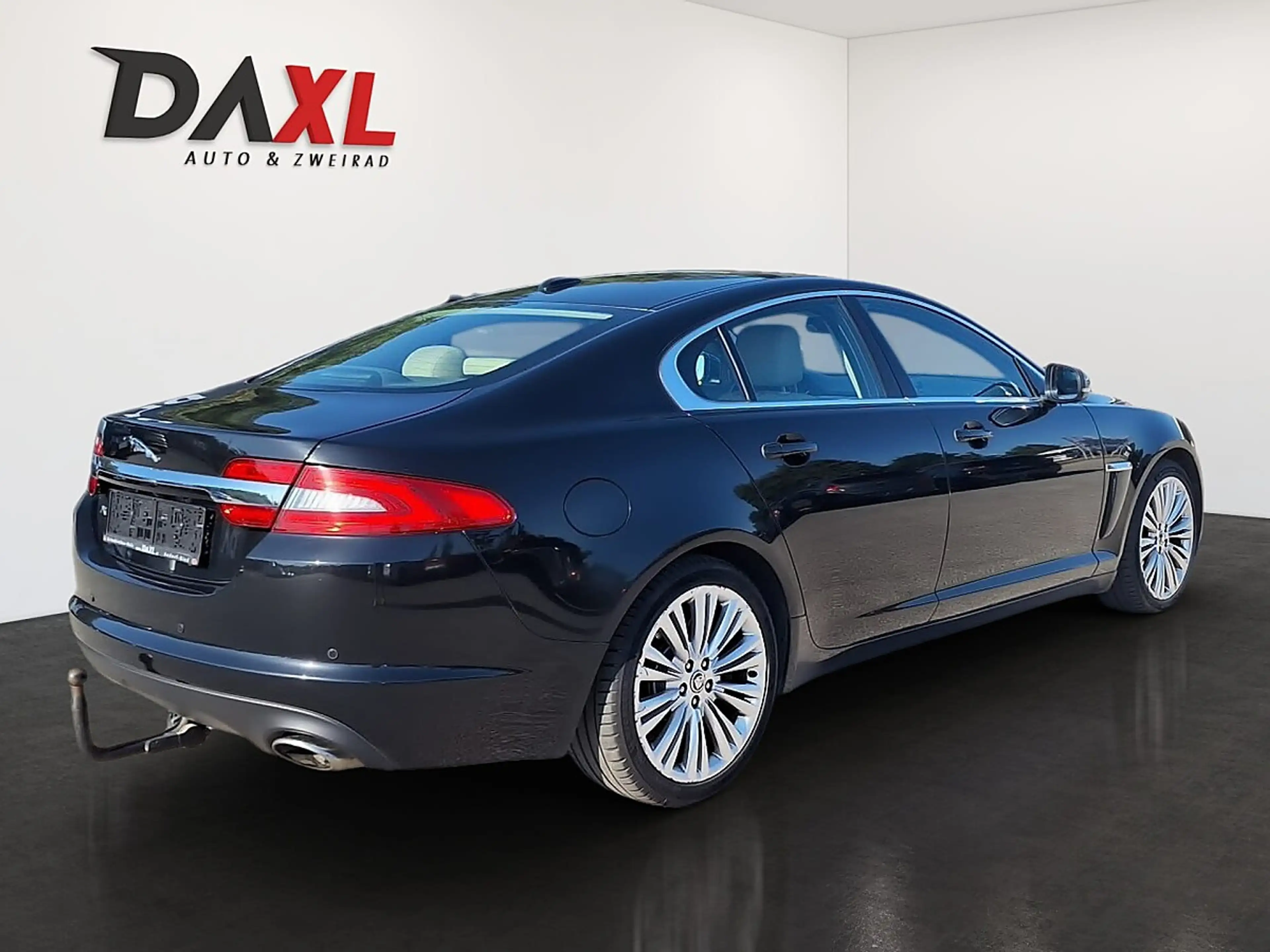 Jaguar XF 2,2 Diesel Luxury — photo 5