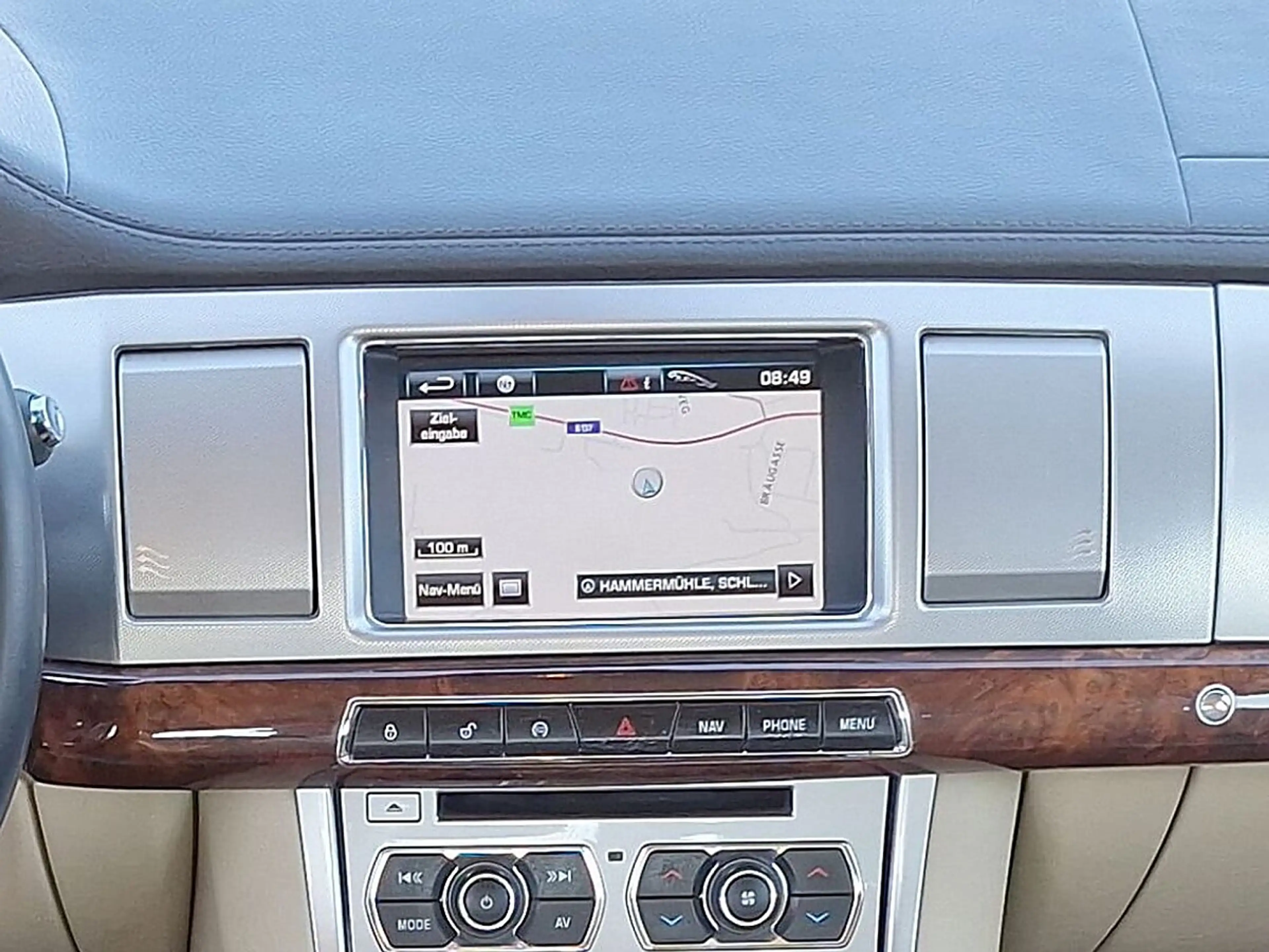 Jaguar XF 2,2 Diesel Luxury — photo 15