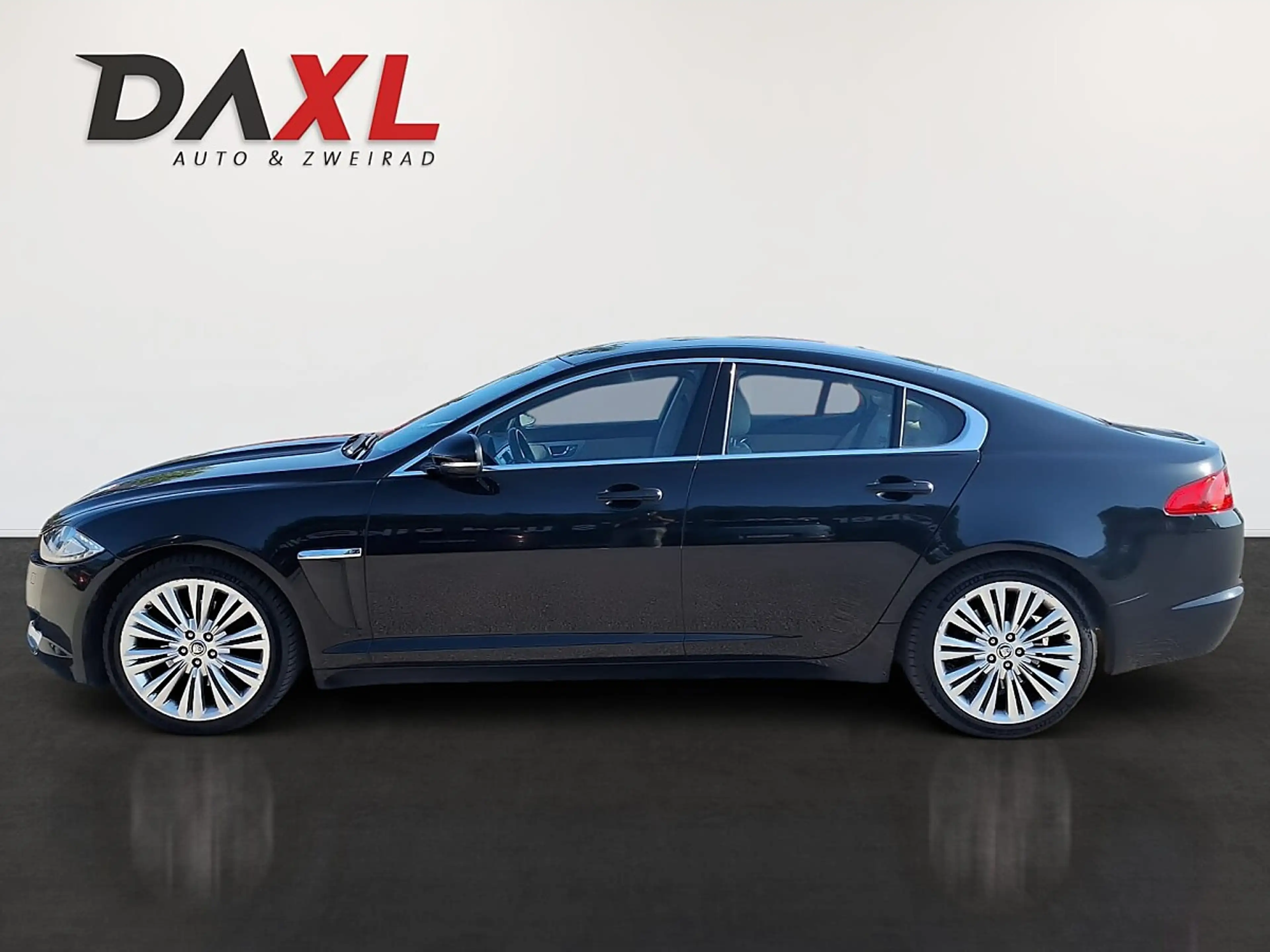 Jaguar XF 2,2 Diesel Luxury — photo 7