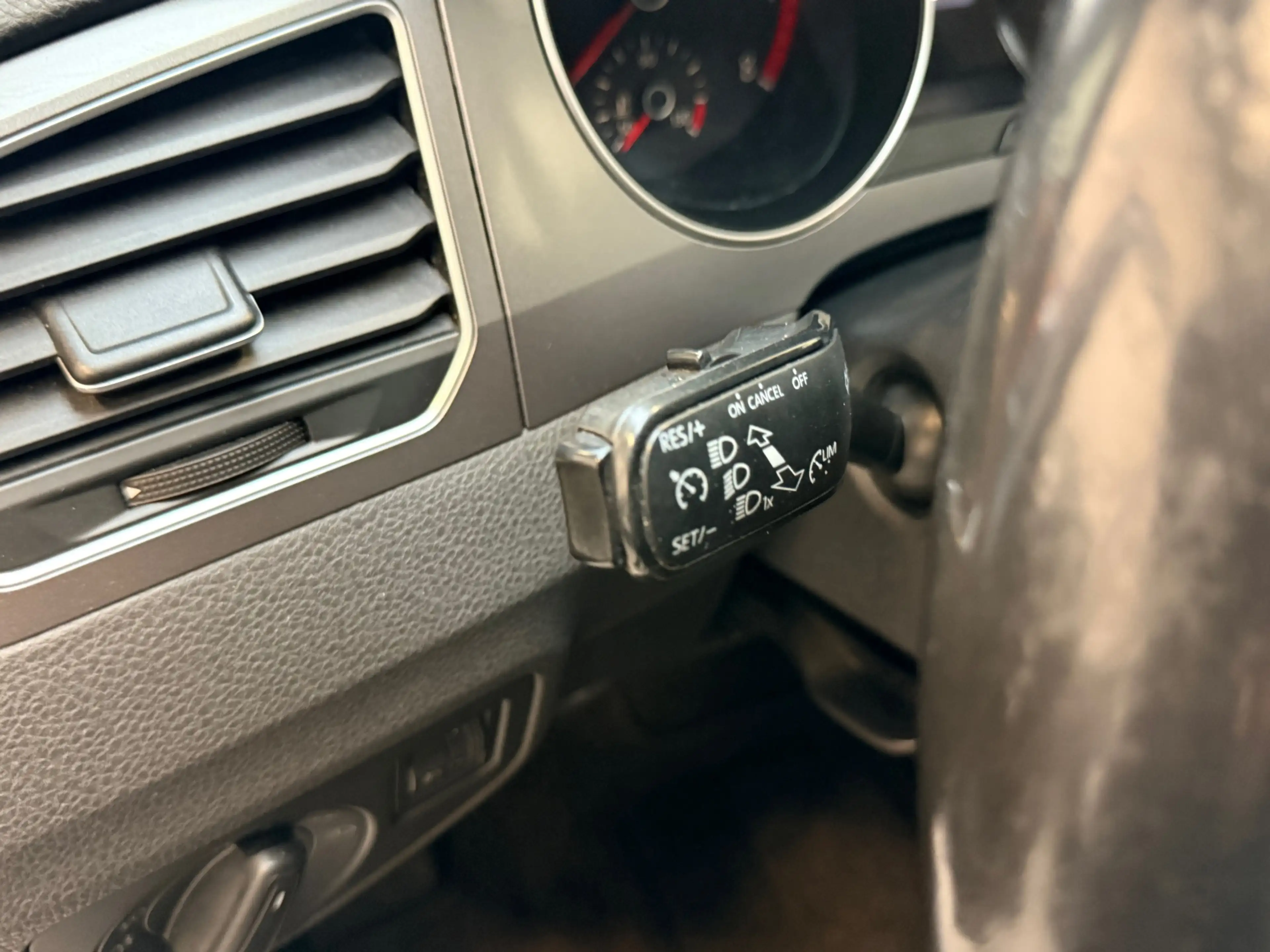 Volkswagen Golf Sportsvan 1.2 TSI Comfortline — photo 6