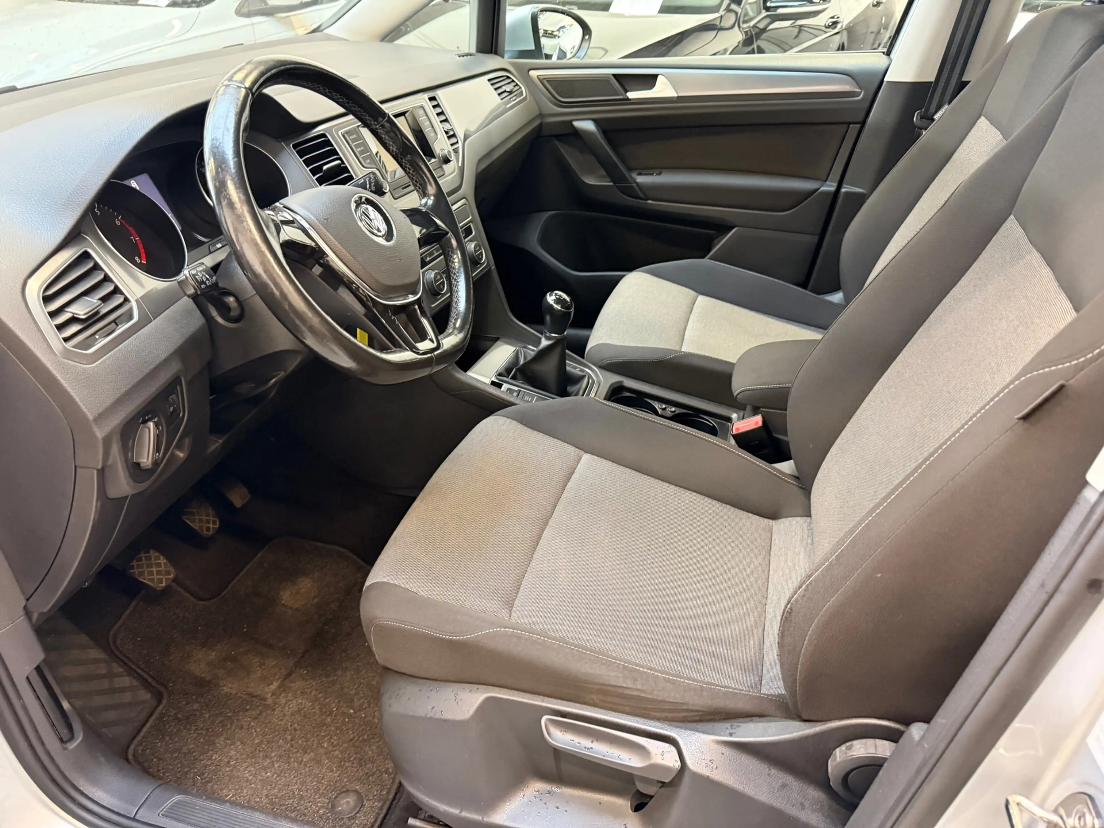 Volkswagen Golf Sportsvan 1.2 TSI Comfortline — photo 9