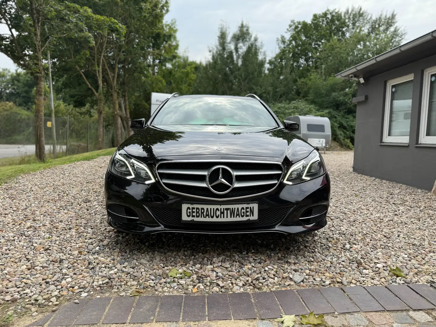 Mercedes-Benz E 220 E 220 CDI AVANTGARDE/LED/AHK/LEDER/NAVI Noir - 2