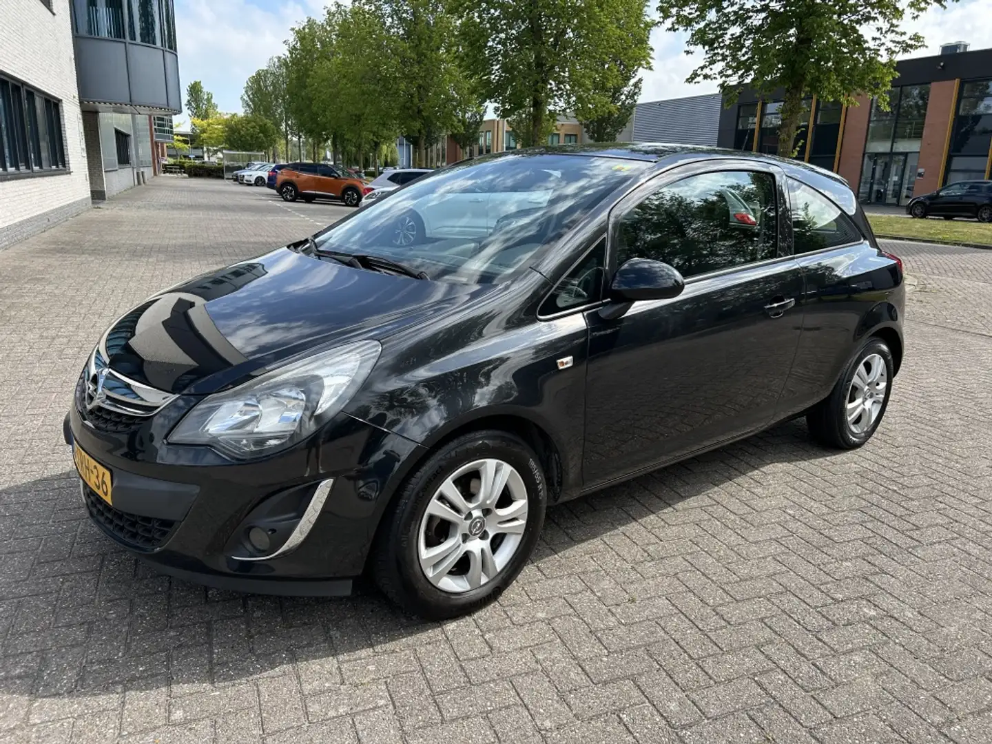Opel Corsa 1.2-16V Business+ CLIMA CRUISE NAVI NAP! Schwarz - 1