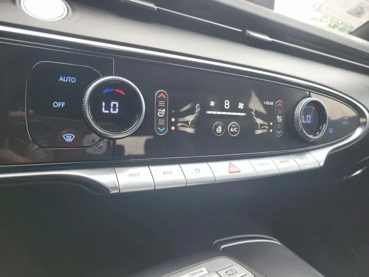 Genesis GV70 снимка Genesis GV70