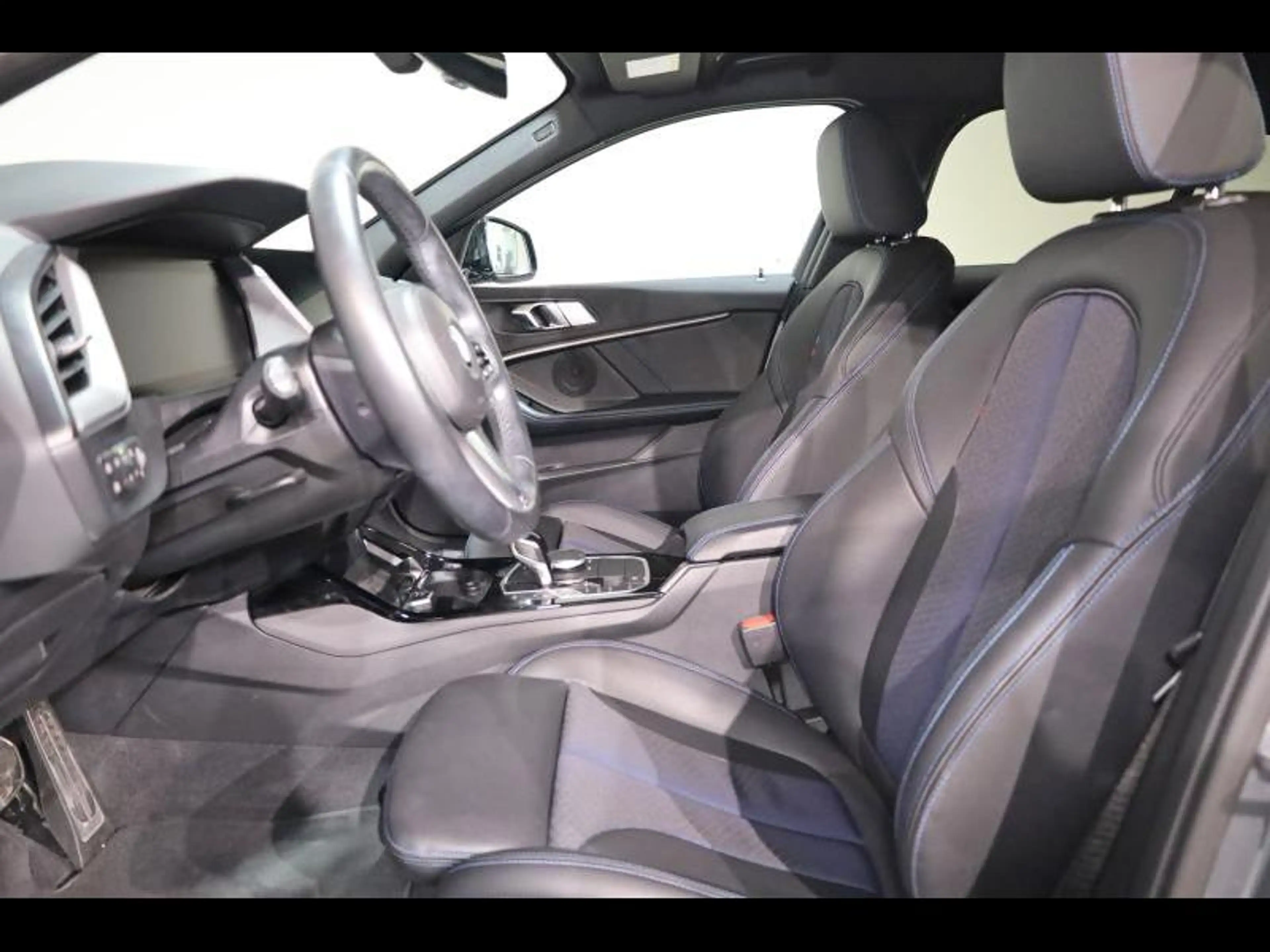 BMW 118 i Hatch Kit M Sport — photo 10