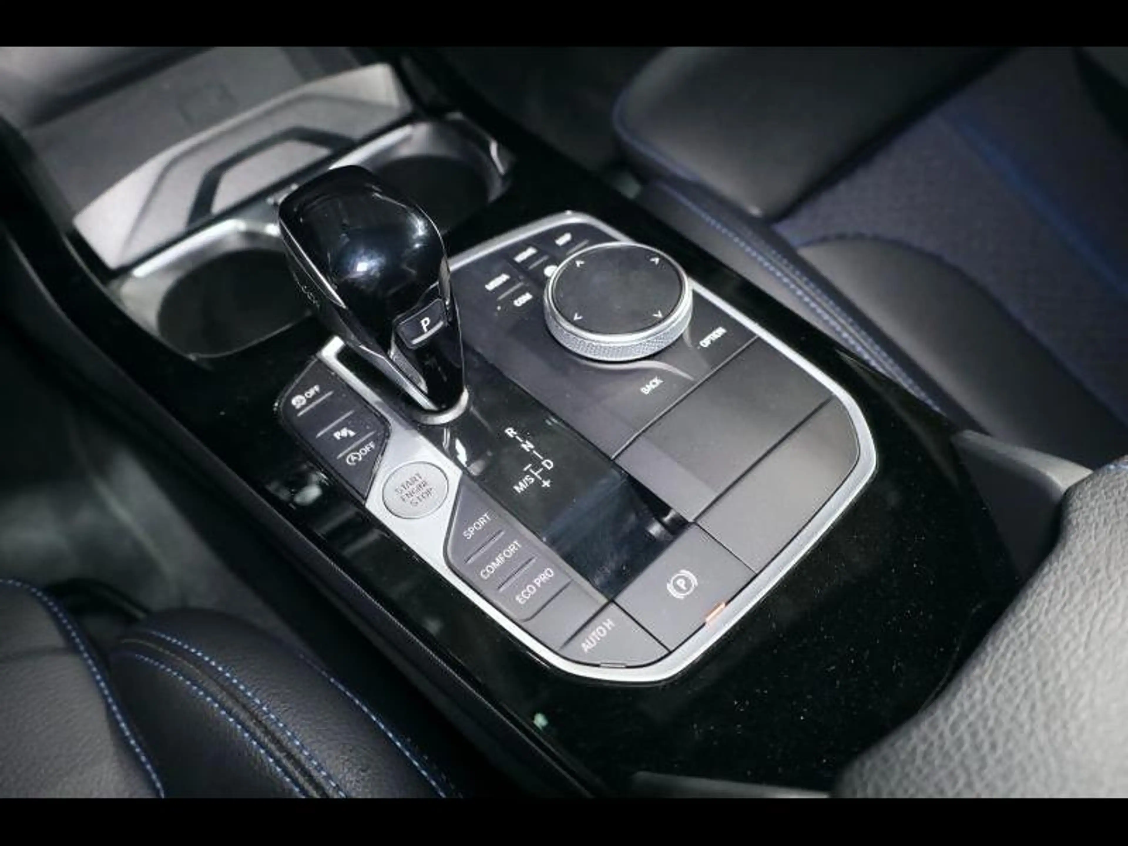 BMW 118 i Hatch Kit M Sport — photo 14