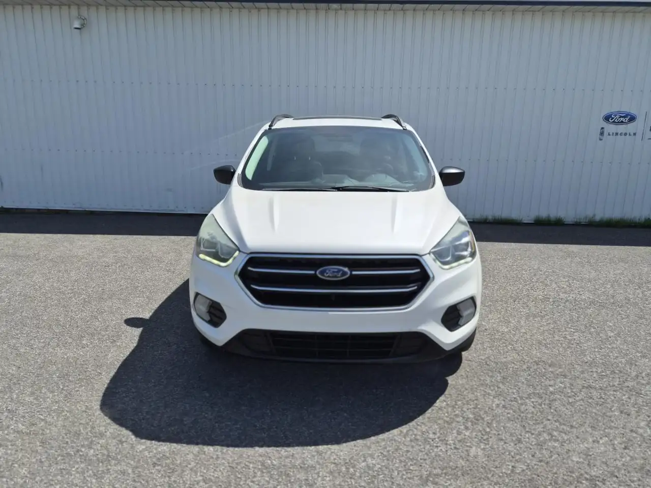 Ford Escape снимка Ford Escape