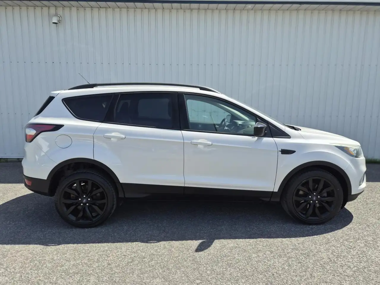 Ford Escape снимка Ford Escape