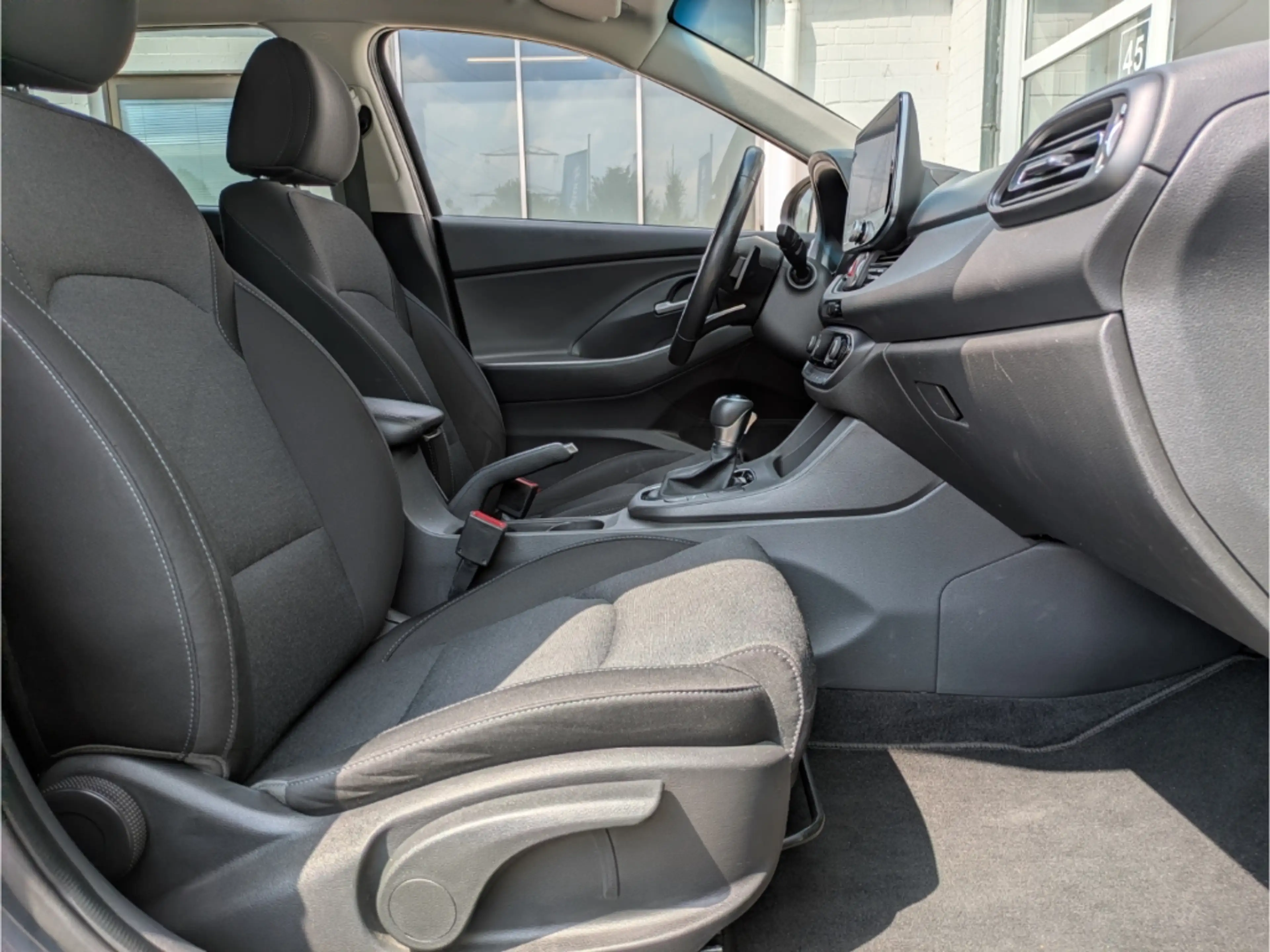 Hyundai i30 Edition 30+ NEW Navi LED Apple CarPlay Mehrzonenkl — photo 5