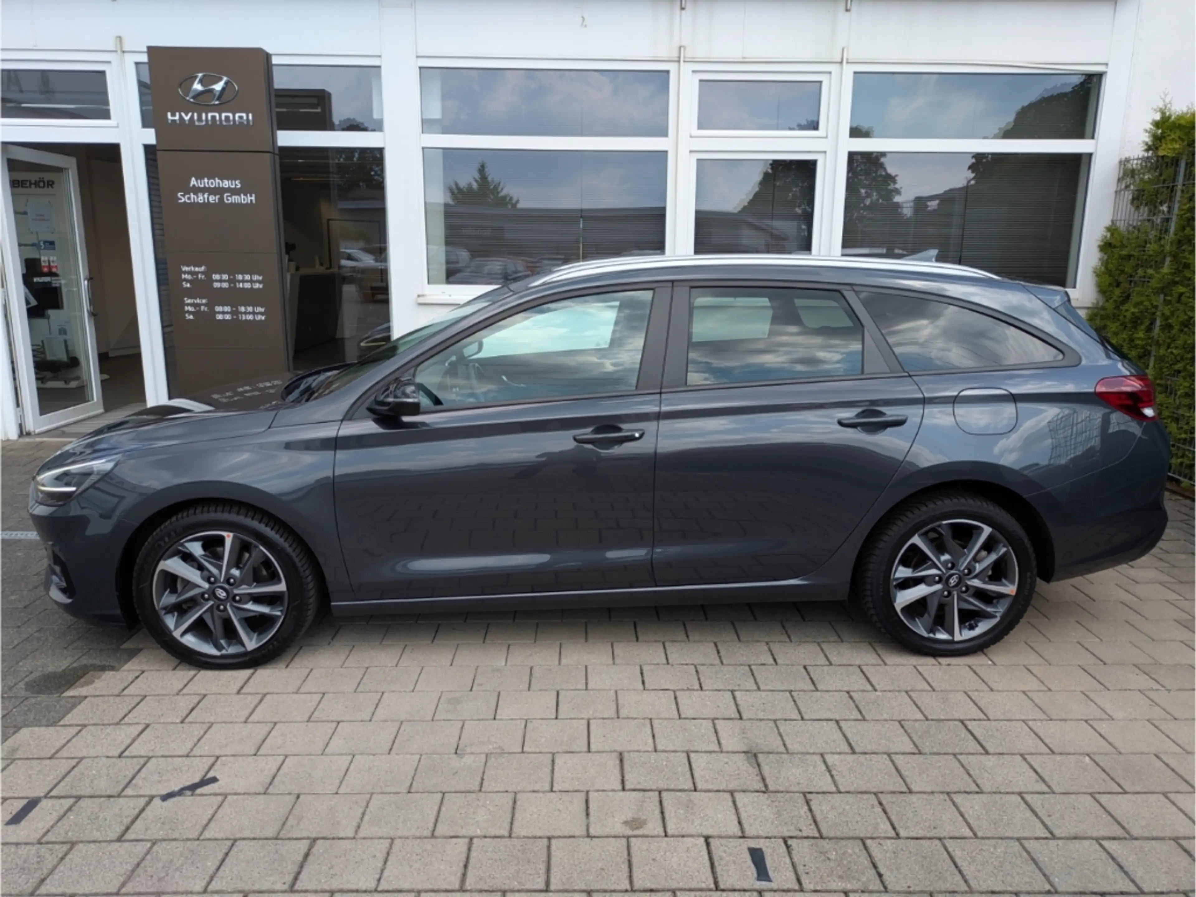 Hyundai i30 Edition 30+ NEW Navi LED Apple CarPlay Mehrzonenkl — photo 3