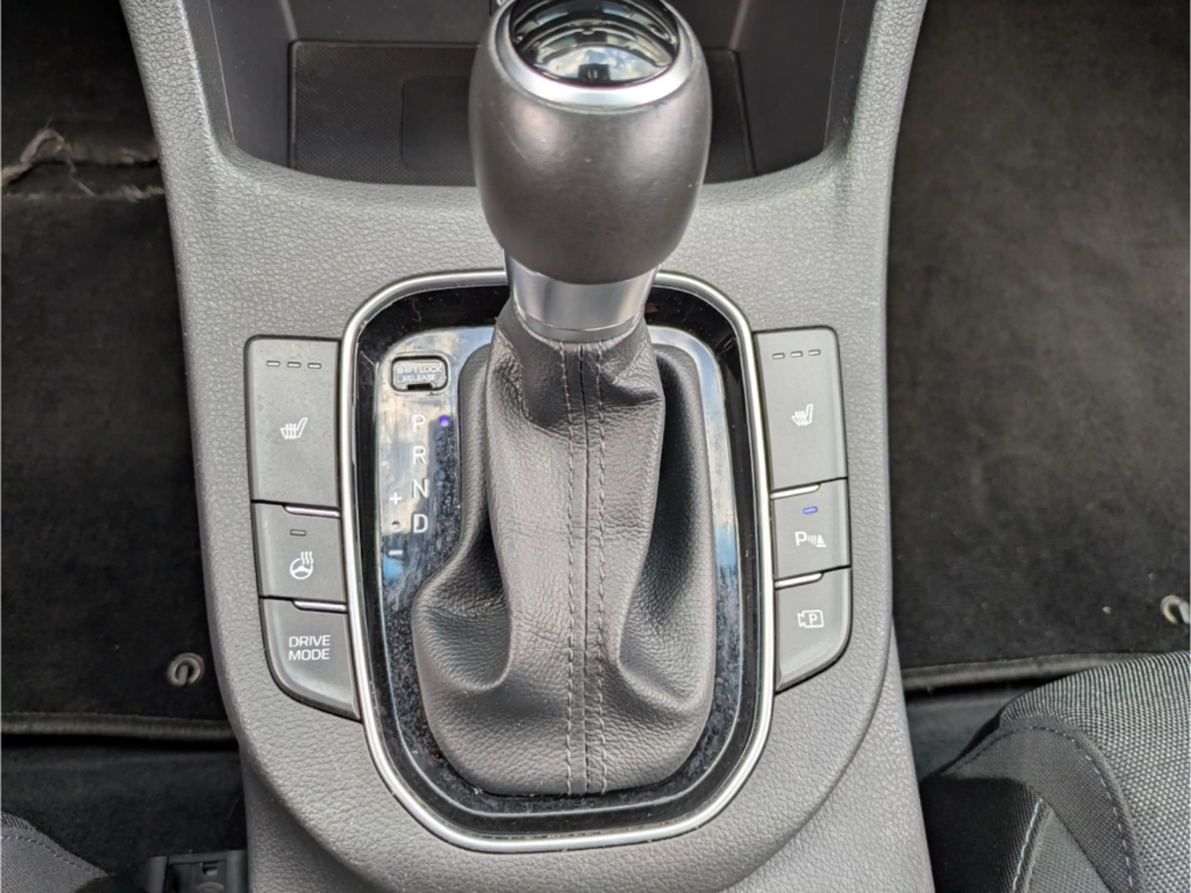 Hyundai i30 Edition 30+ NEW Navi LED Apple CarPlay Mehrzonenkl — photo 14