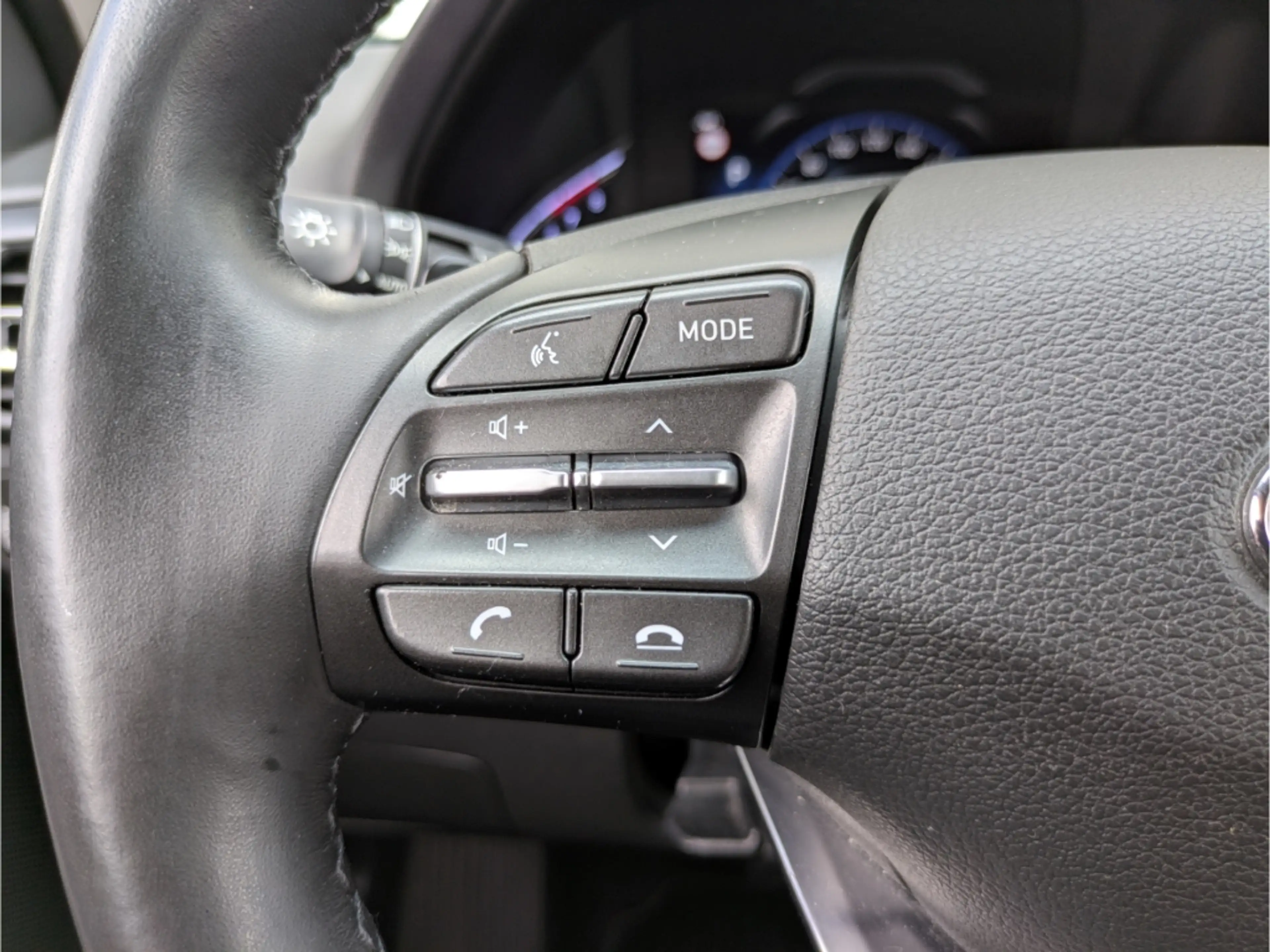 Hyundai i30 Edition 30+ NEW Navi LED Apple CarPlay Mehrzonenkl — photo 9