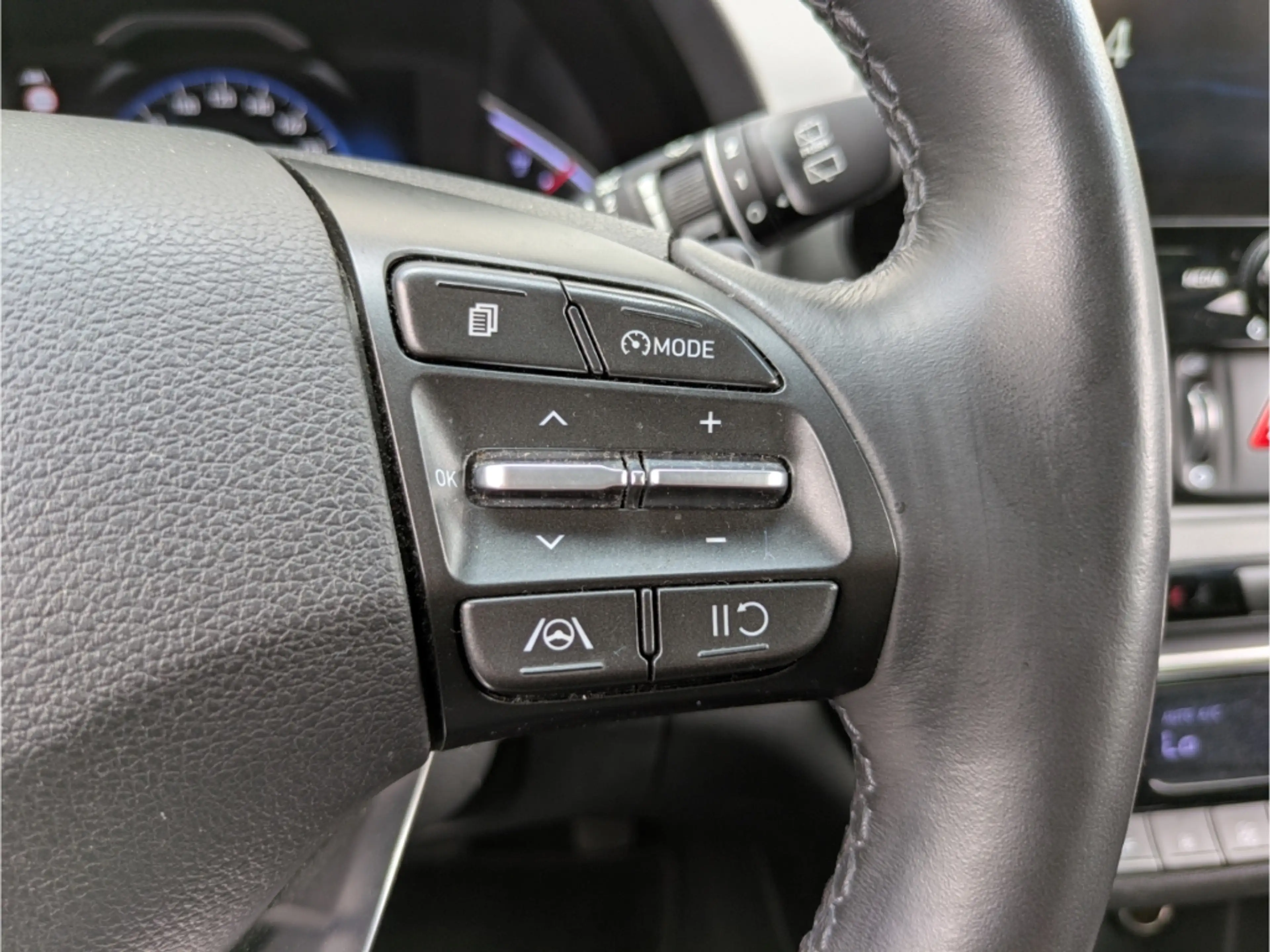 Hyundai i30 Edition 30+ NEW Navi LED Apple CarPlay Mehrzonenkl — photo 10