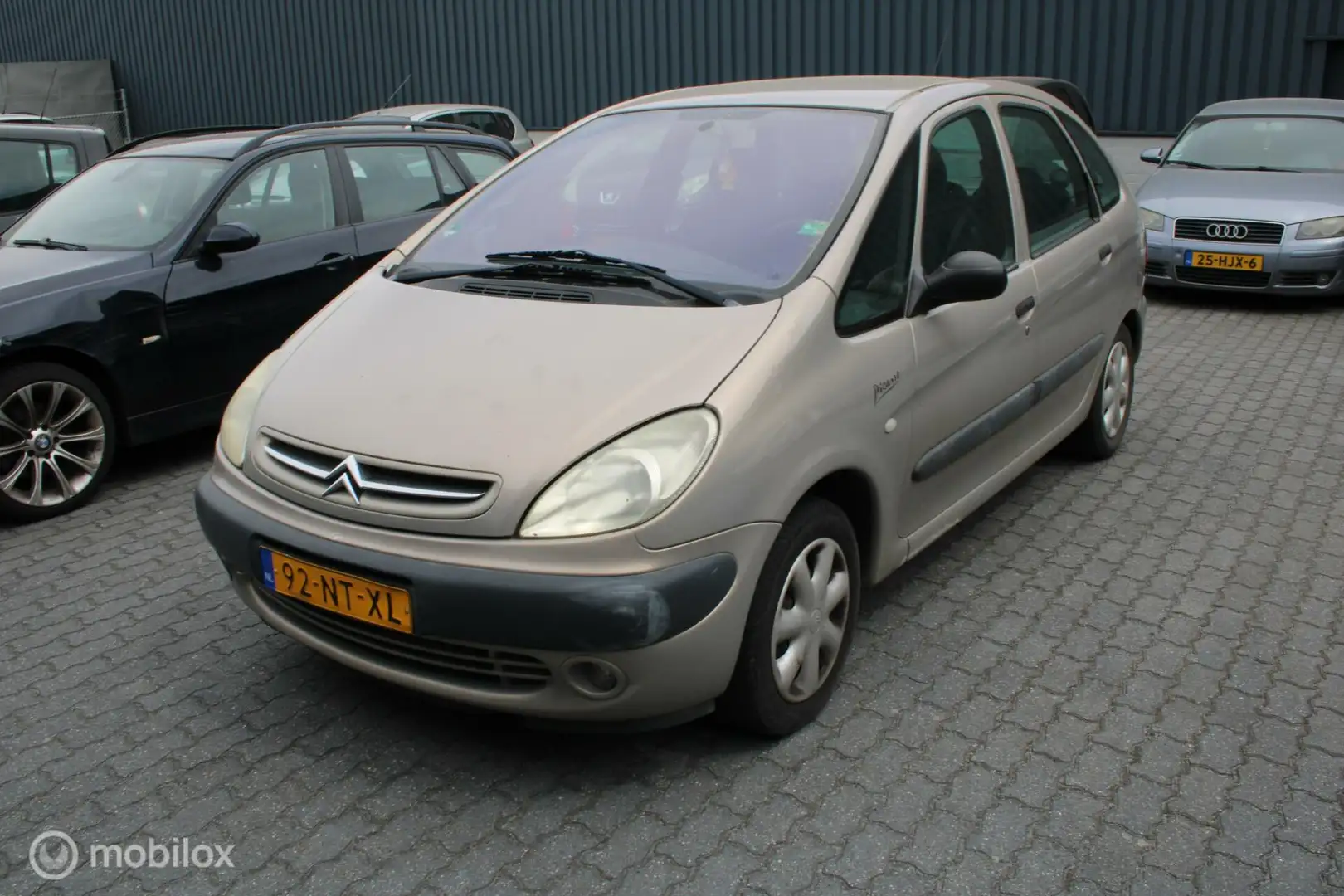 Citroen Xsara Picasso 1.8i-16V Beżowy - 1