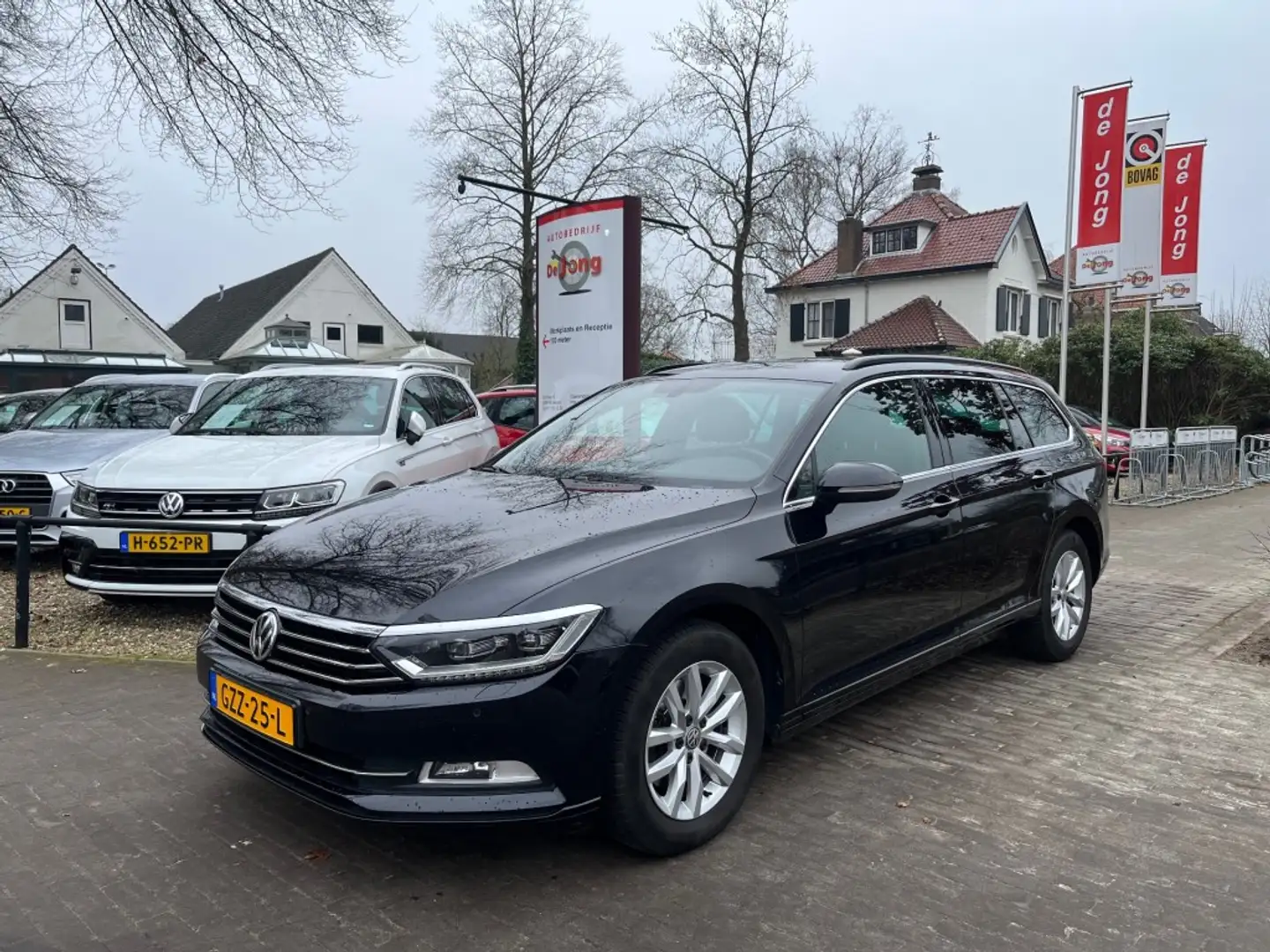 Volkswagen Passat VARIANT 1.6 TDI HIGHLINE / ADAP. CRUISE / ELEK. TR Zwart - 1