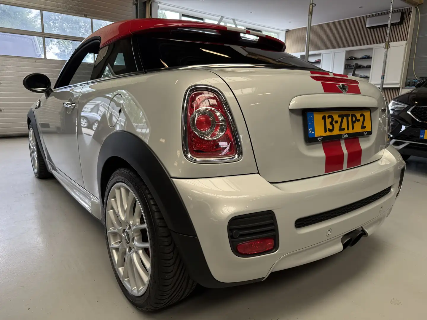 MINI John Cooper Works Coupe Mini 1.6 Harman Kardon, Recaro, Navi Zilver - 2