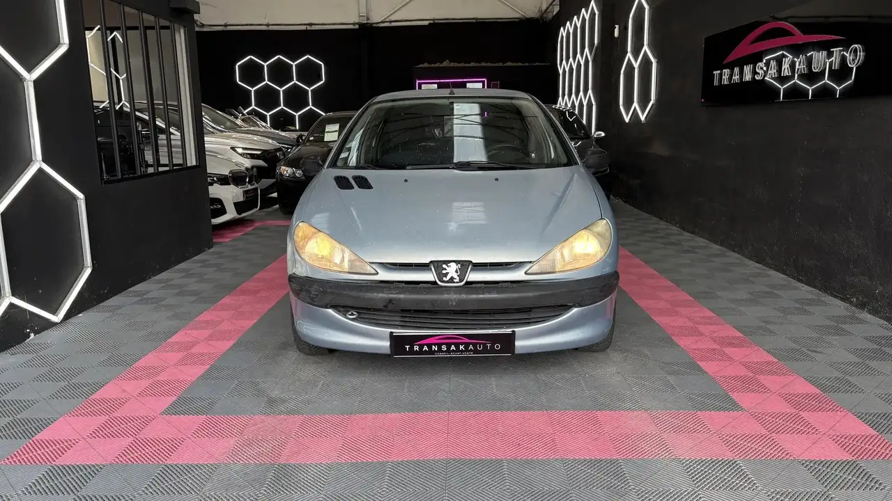 Peugeot 206 XR Presence 60 cv VITRES ELECTRIQUES FAIBLE KM, foto 2