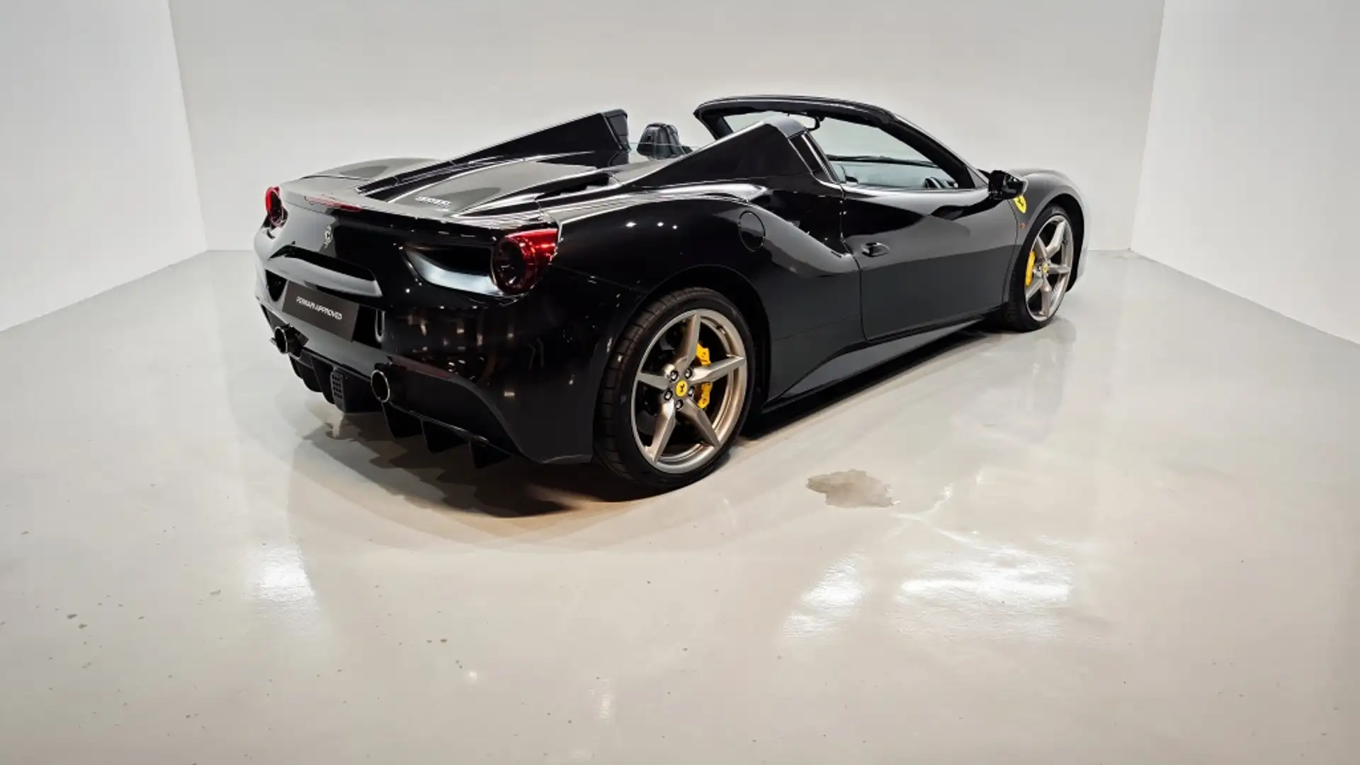 Ferrari 488 Spider Negro - 2