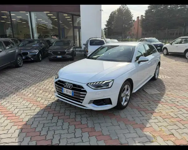 Audi A4 Avant 40 2.0 g-tron Business Advanced