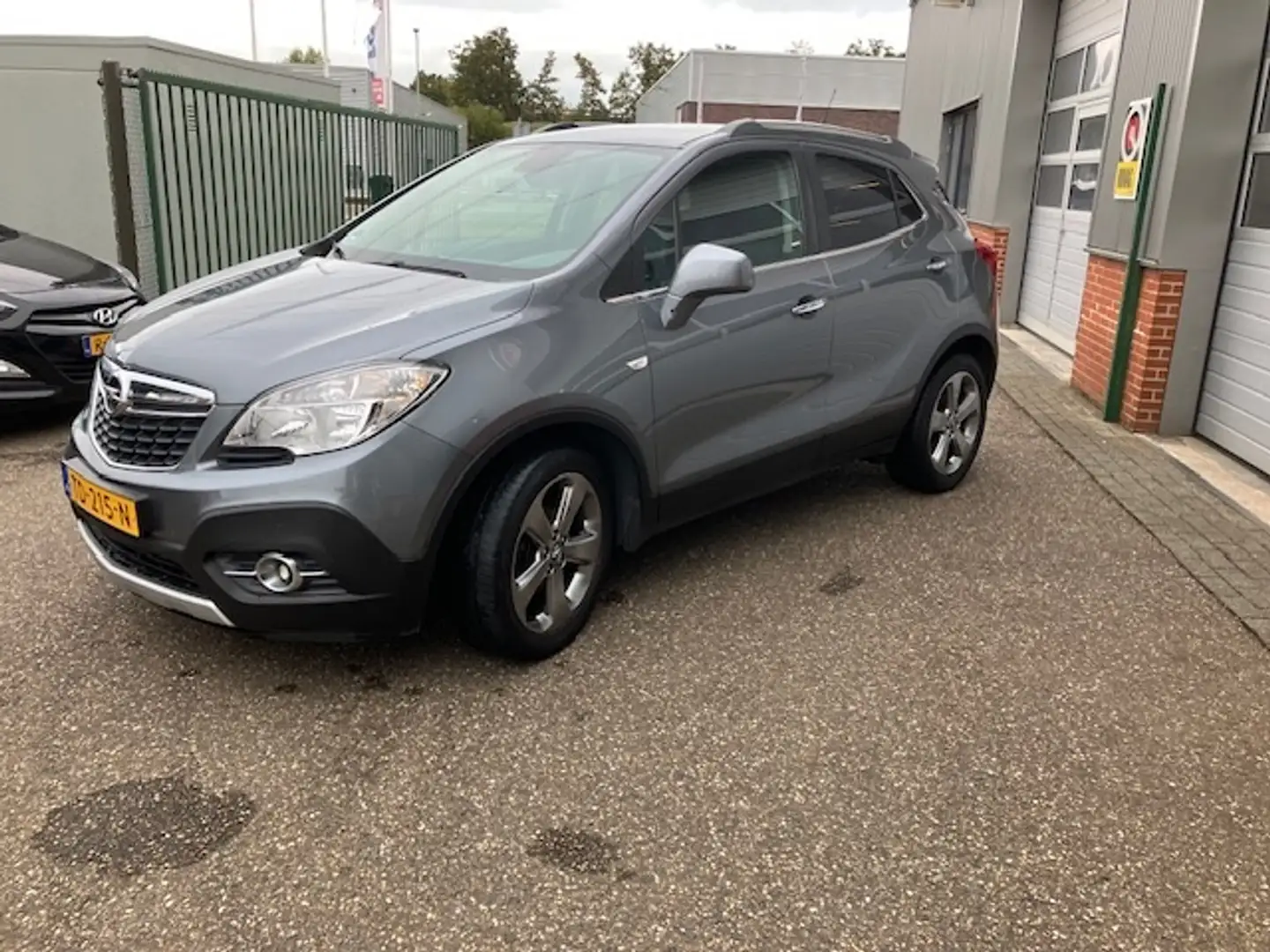 Opel Mokka 1.4 T Edition 4x4 Grijs - 1