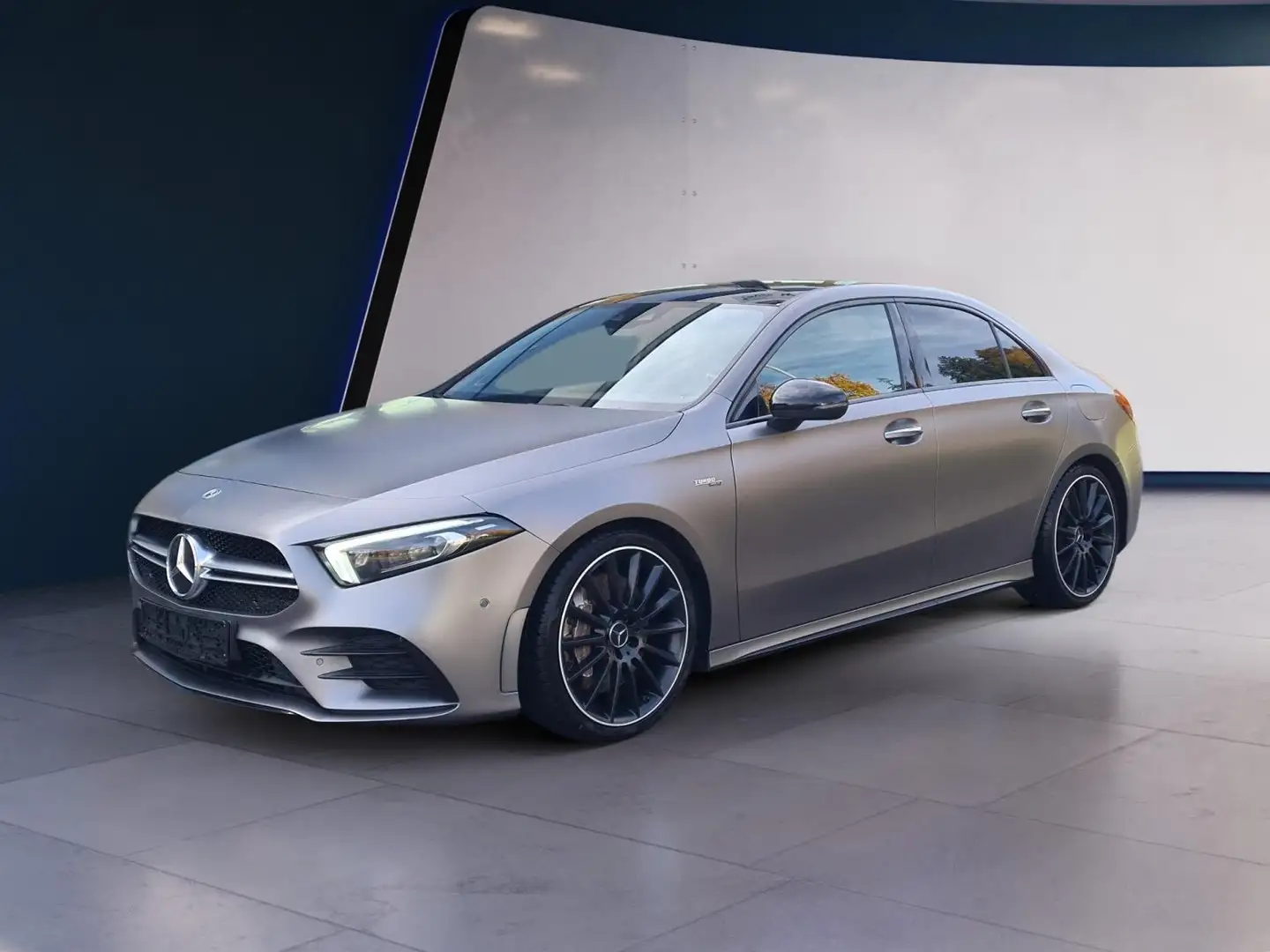 Mercedes-Benz A 35 AMG 4Matic LED Navi Pano ParkPaket Burmester Grau - 1