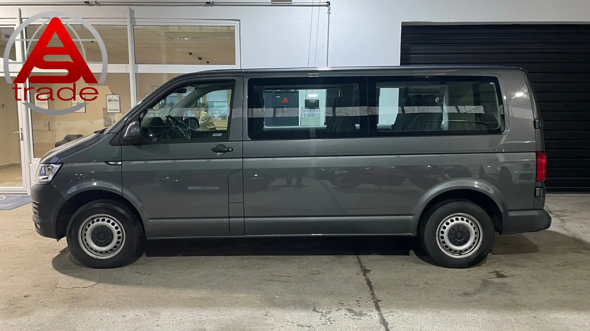 Volkswagen T6 Caravelle 2,0 TDI*Caravelle lang 4Motion*9 Sitzer*1 Besitz Grau - 1