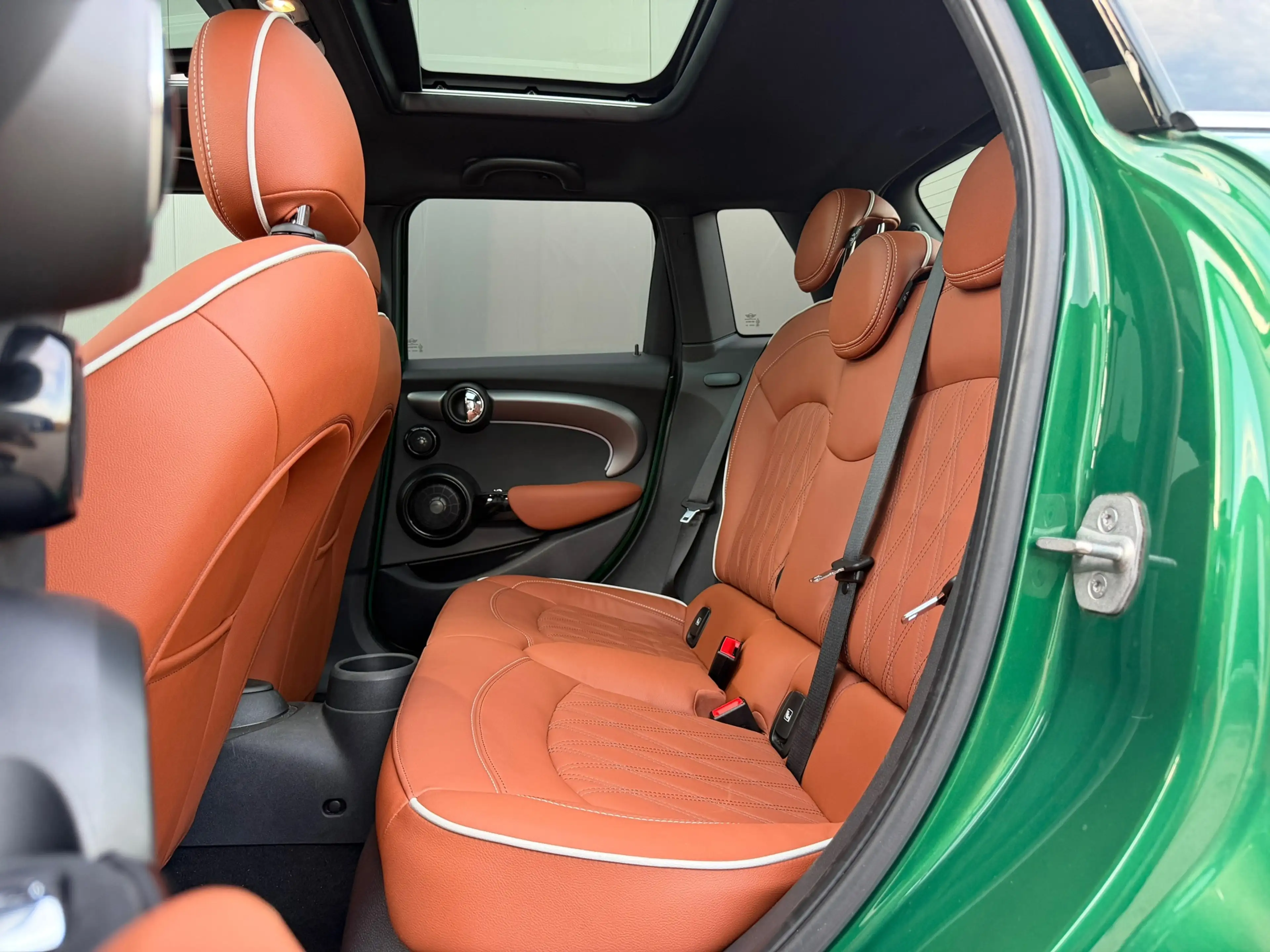MINI Cooper S 5-Deurs 2.0 - JCW Pakket Pano Leer Camera H/K — photo 13