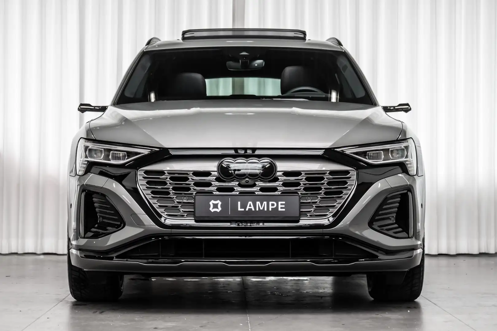 Audi Q8 e-tron 55 quattro S line Pano B&O Keyless Shadow Trekhaak Grijs - 2