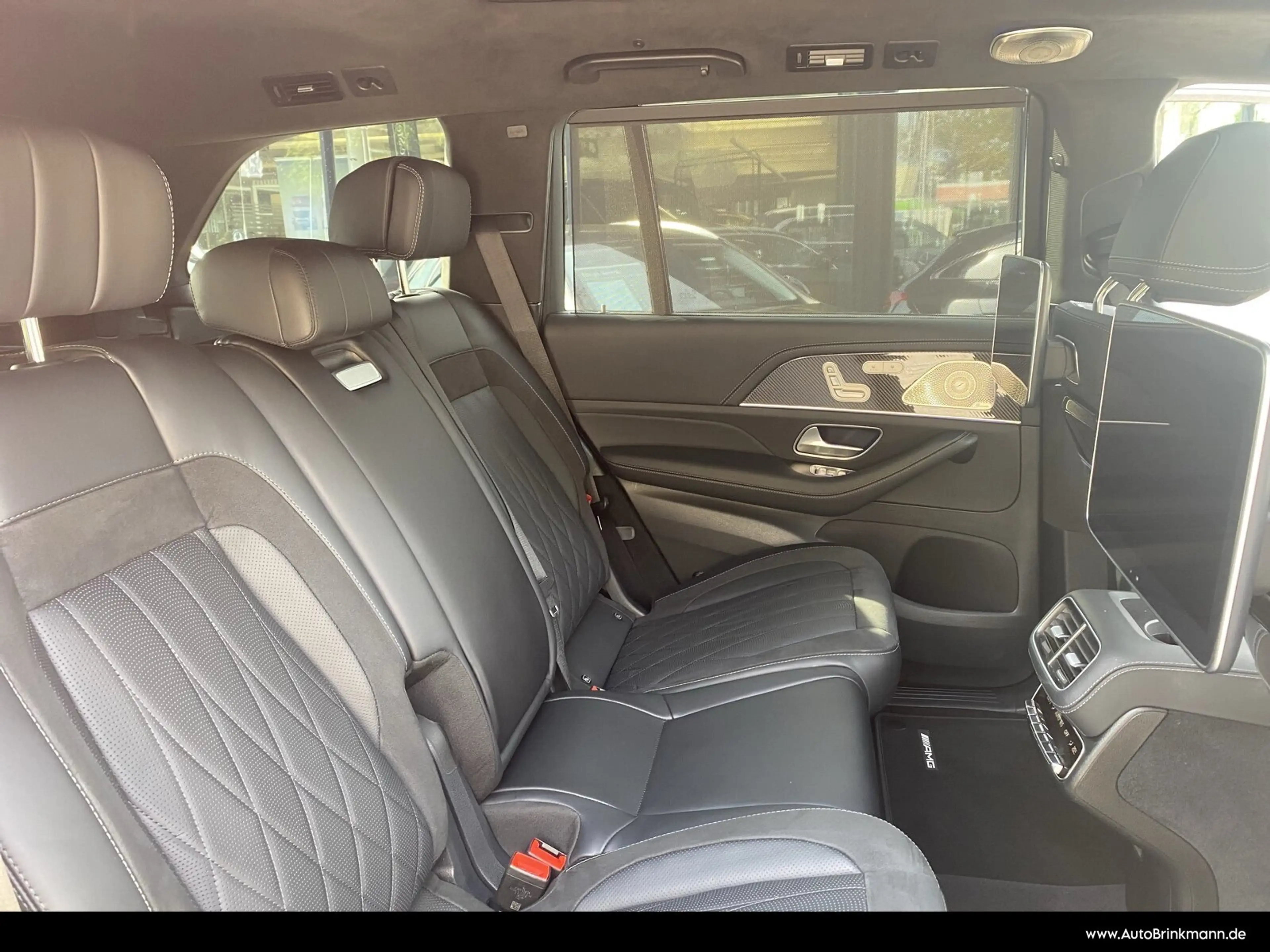 Mercedes-Benz GLS 63 AMG ULTIMATE/22"/NAPPA/Massage/ HUP/PANO/BURM3D/360° — photo 11