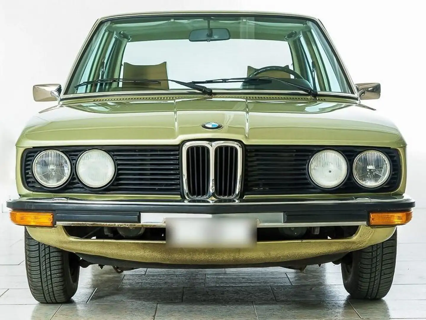 BMW 518 E12 Green - 1